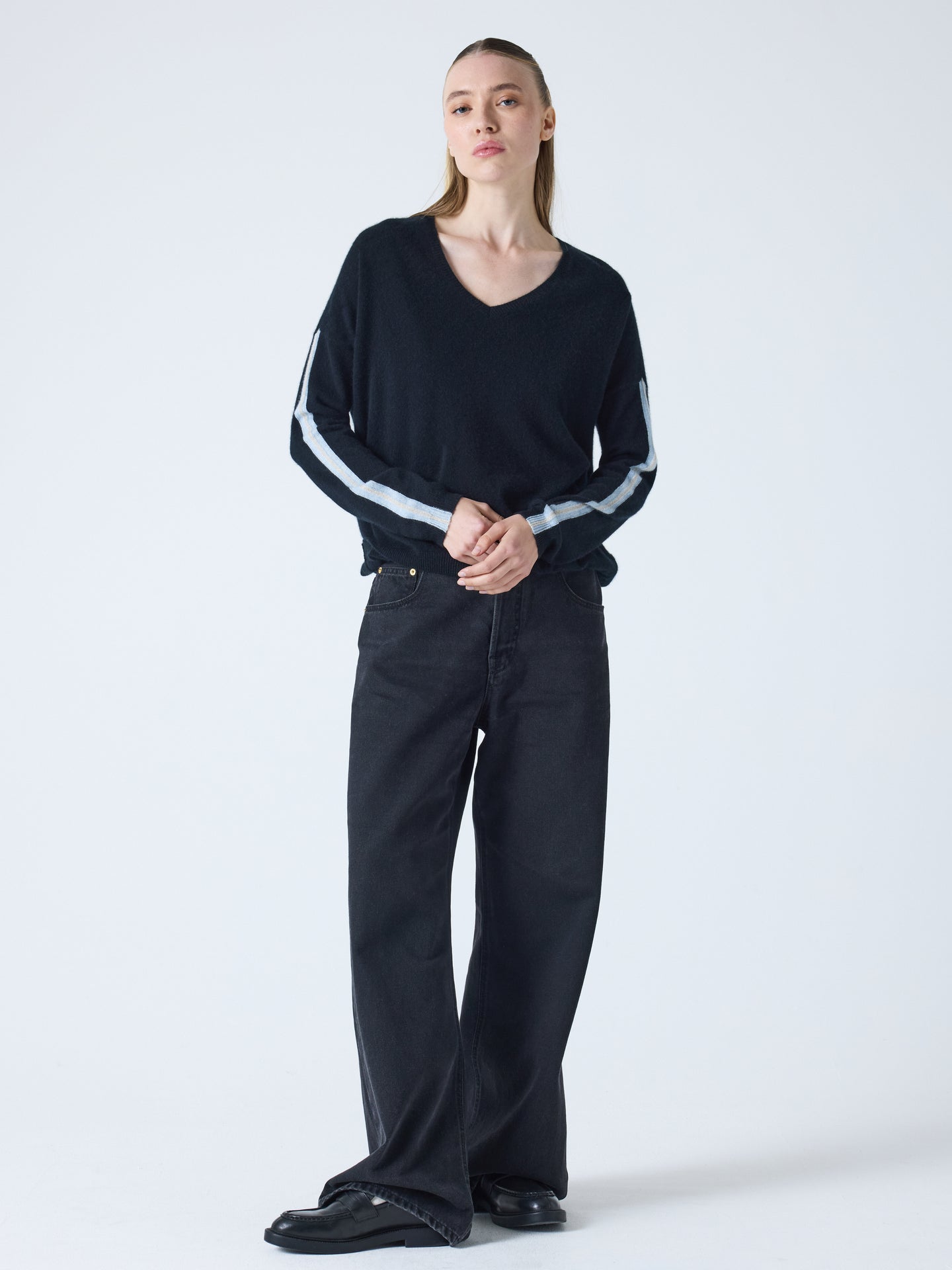 Alexia - Pullover mit V-Ausschnitt aus 100 % Kaschmir - black