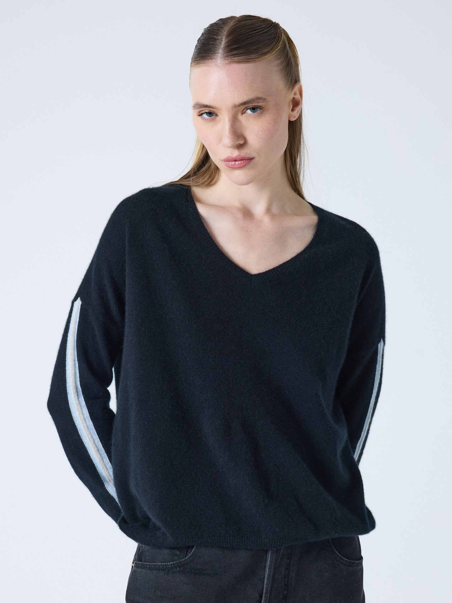 Alexia - Pullover mit V-Ausschnitt aus 100 % Kaschmir - black