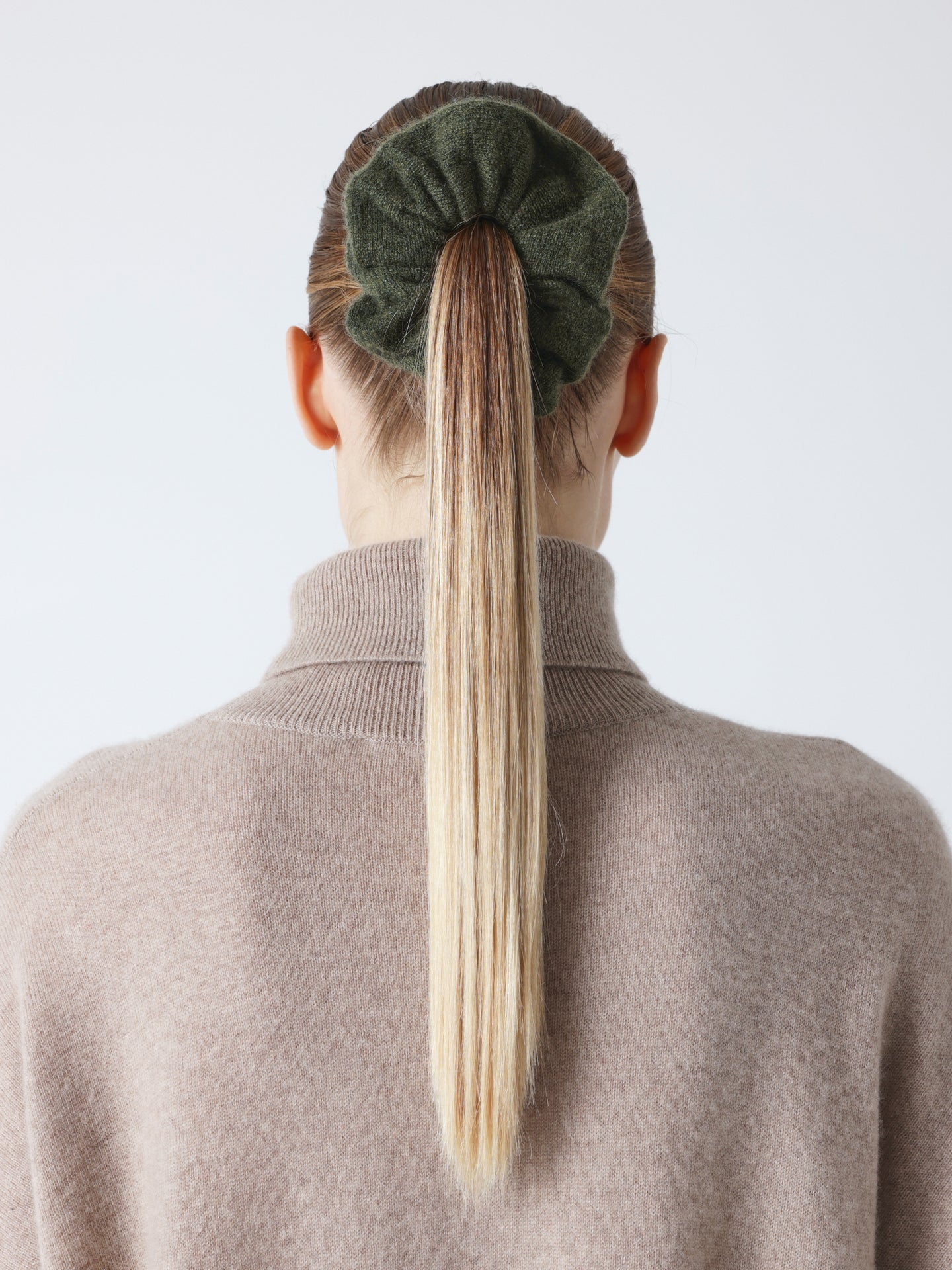 sterenn - 100% cashmere scrunchie - forest
