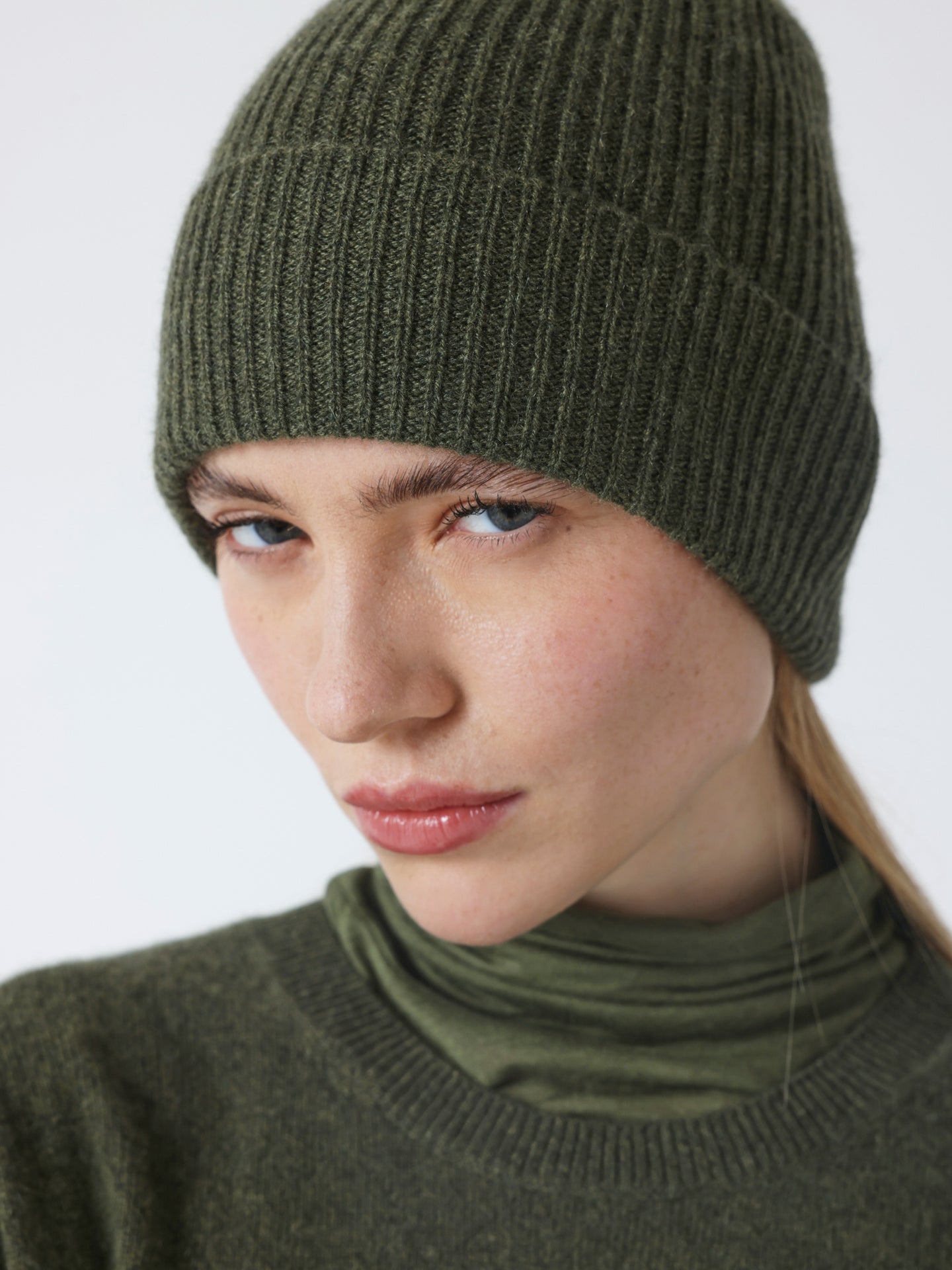 maeve - Bonnet 100% cachemire  - forest