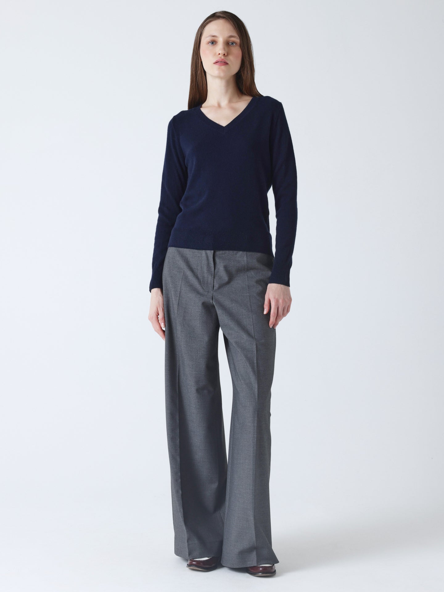 Amanda - 100% cashmere V-neck sweater - navy