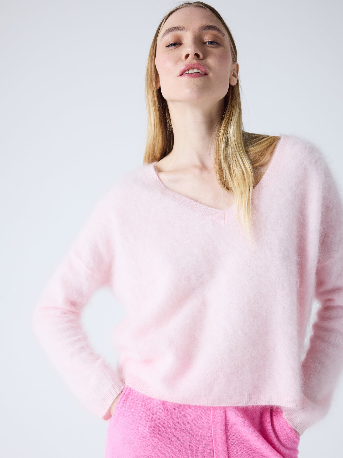 maglia scollo a v soeli - cashmere spazzolato - rosa cipria chiaro
