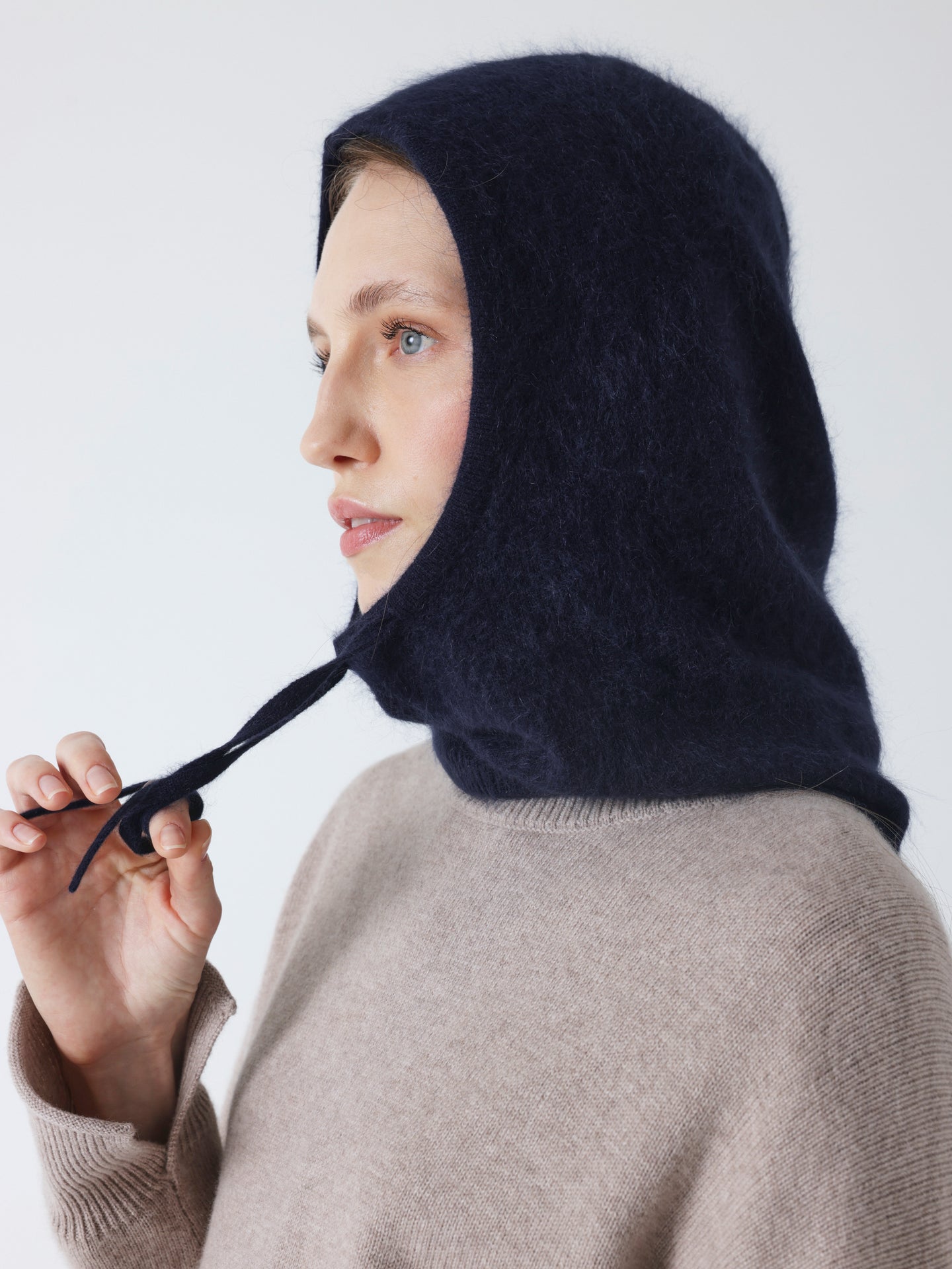 amada - Brushed cashmere balaclava - navy