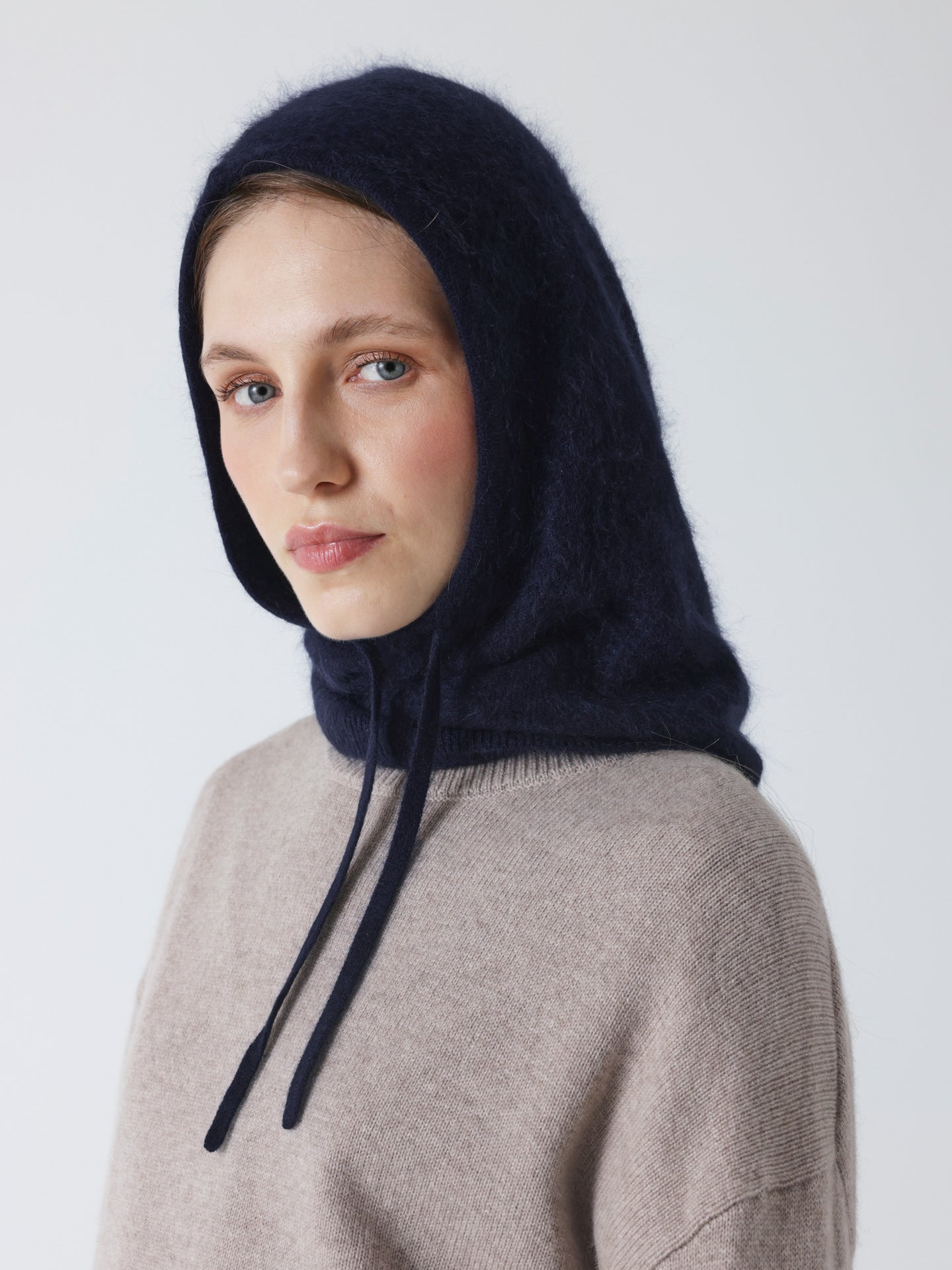amada - Brushed cashmere balaclava - navy