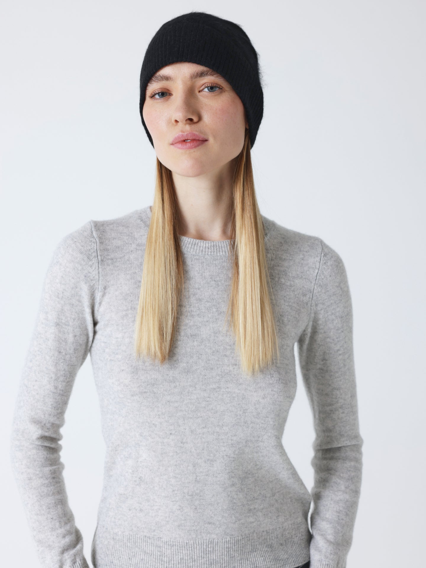moira - Brushed cashmere beanie - black