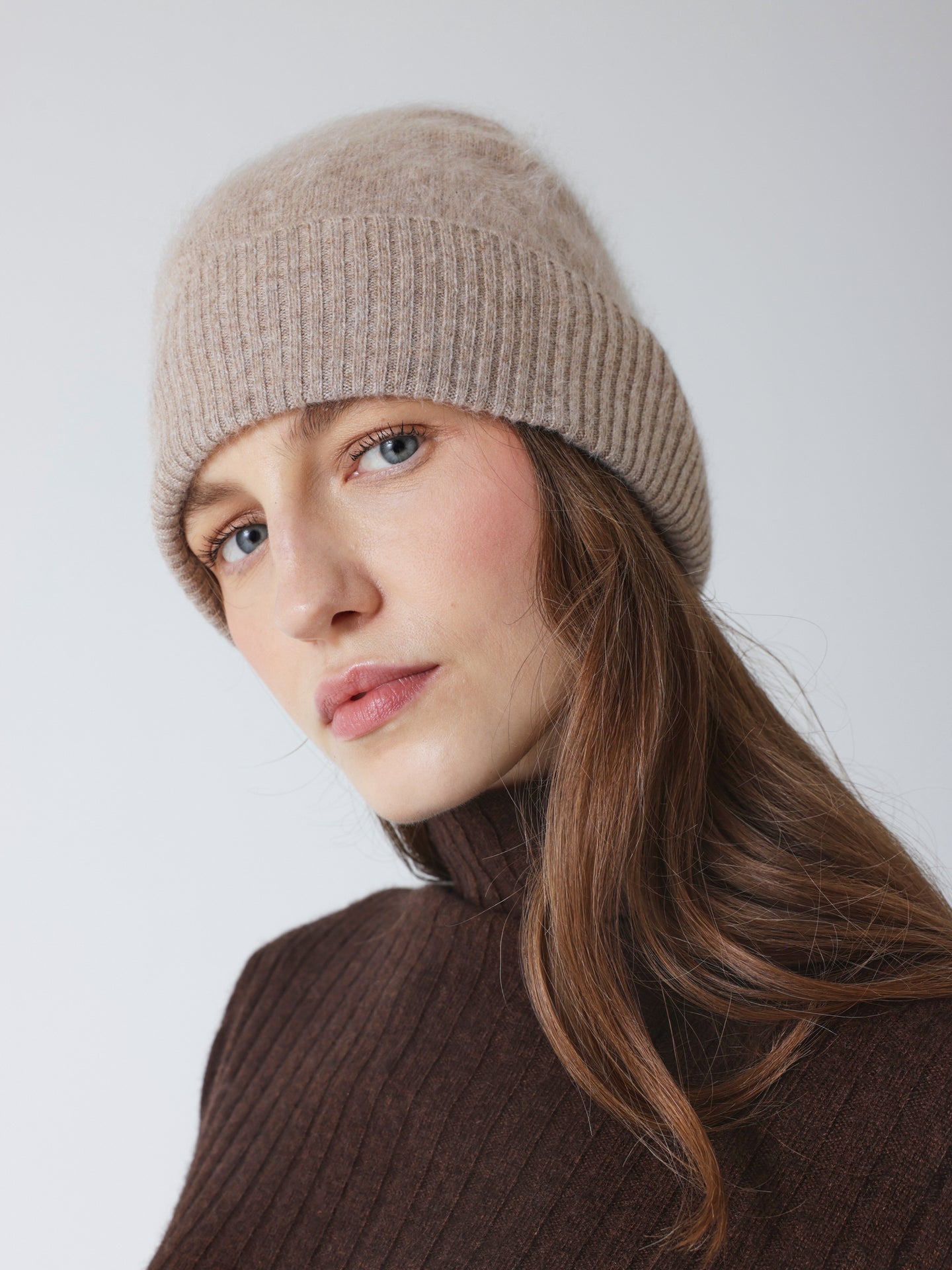 moira - Brushed cashmere beanie - chestnut