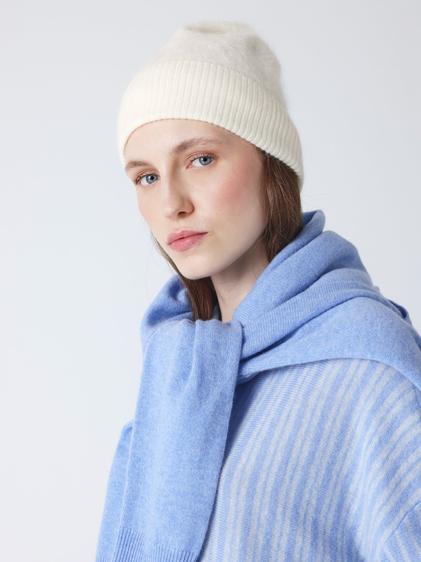 moira - Brushed cashmere beanie - cream