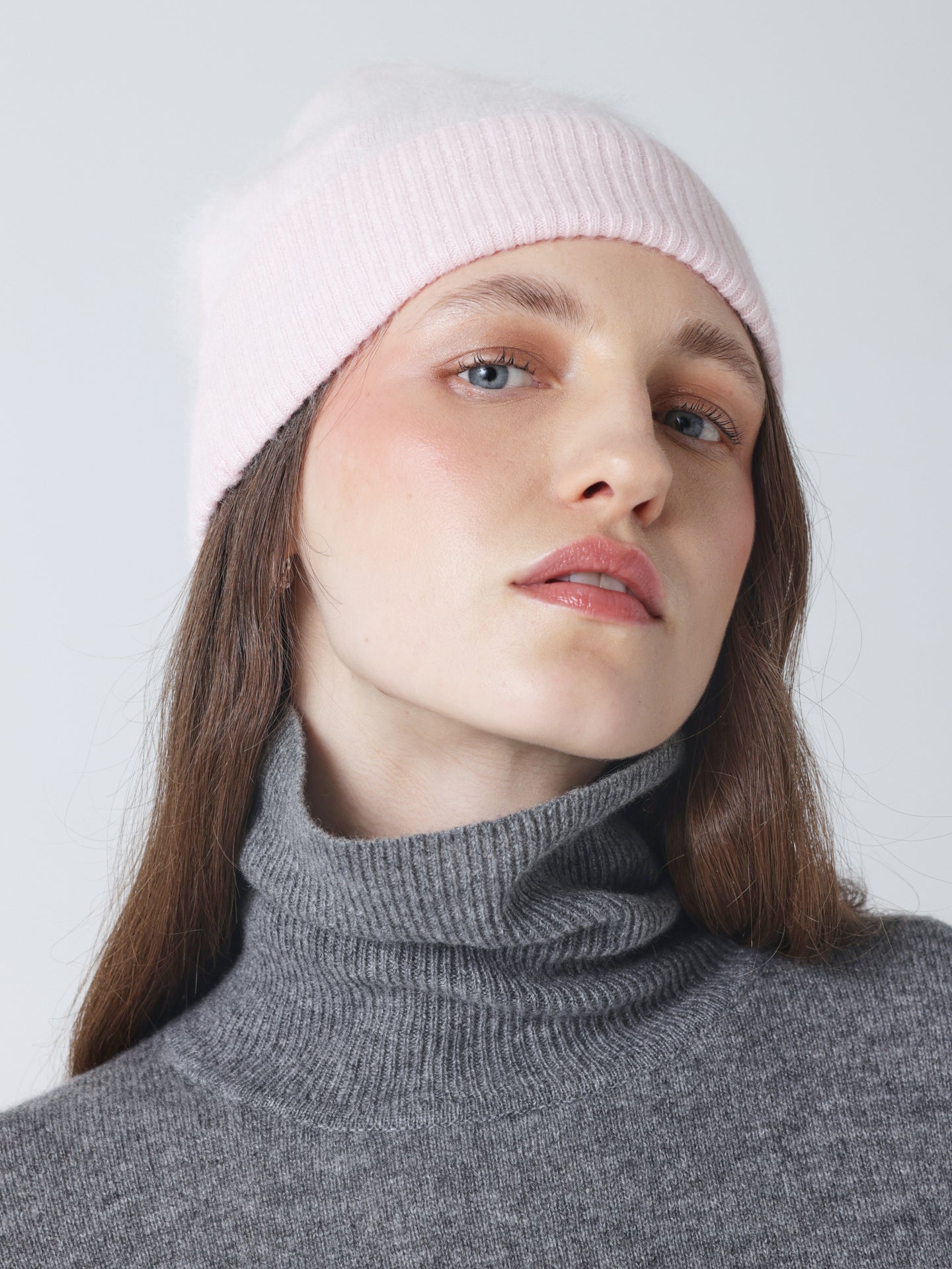 moira - Brushed cashmere beanie - ice cream