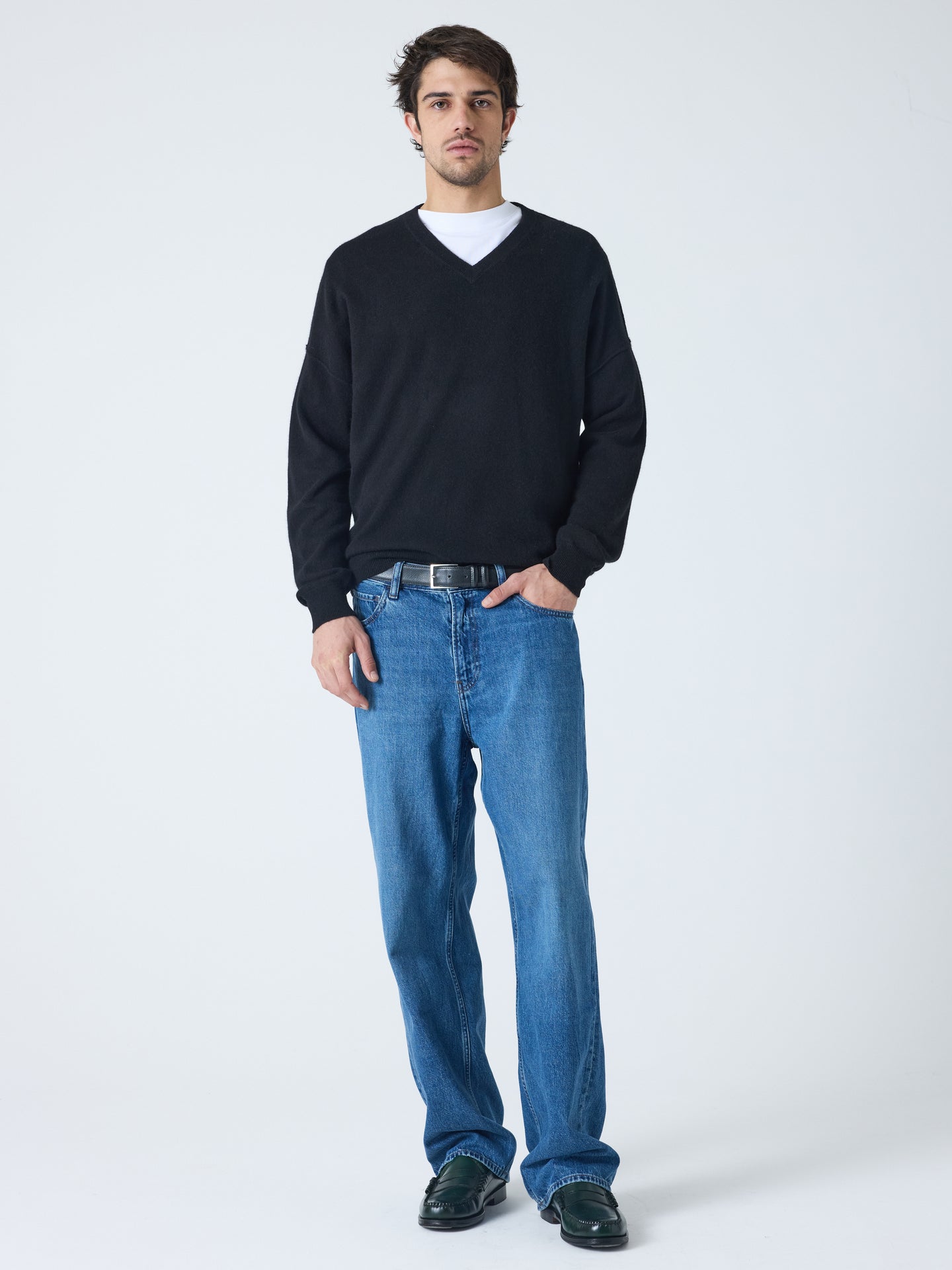 Arden - 100% cashmere V-neck sweater - black