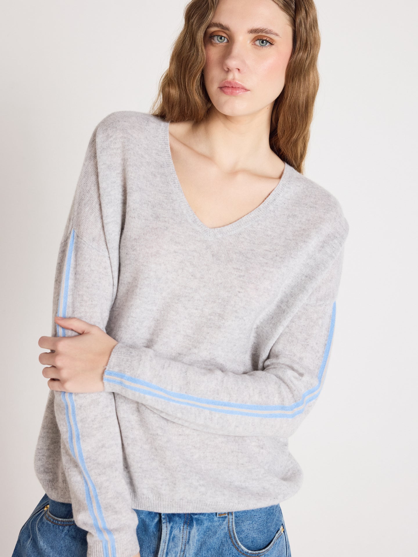 Alexia - Kaschmirpullover mit V-Ausschnitt - light heather grey