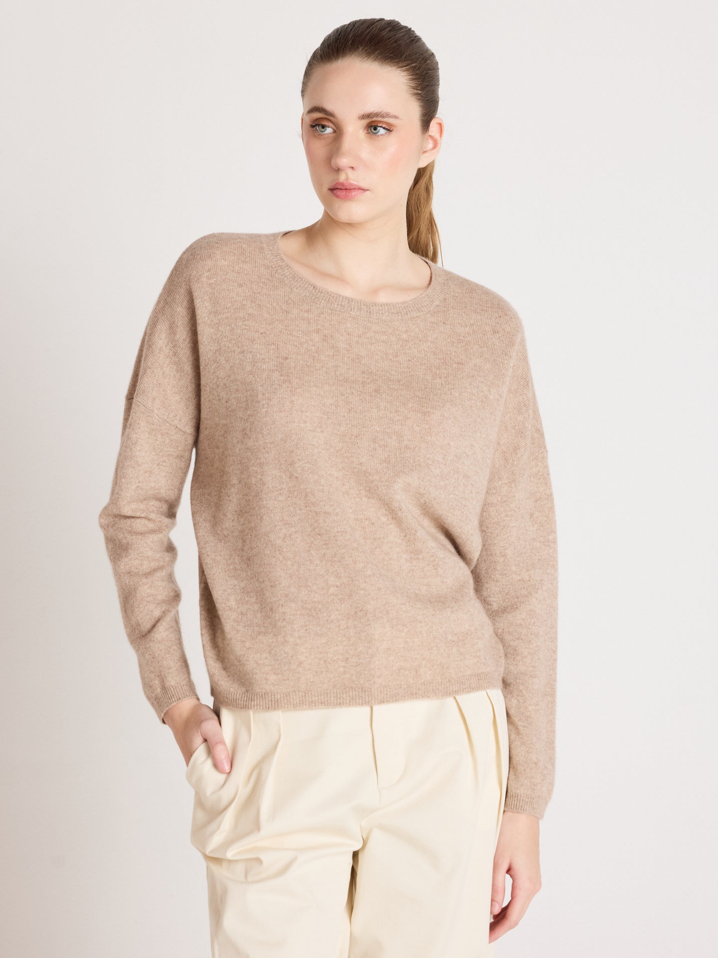Kaira - Kaschmirpullover mit Rundhalsausschnitt - Chestnut