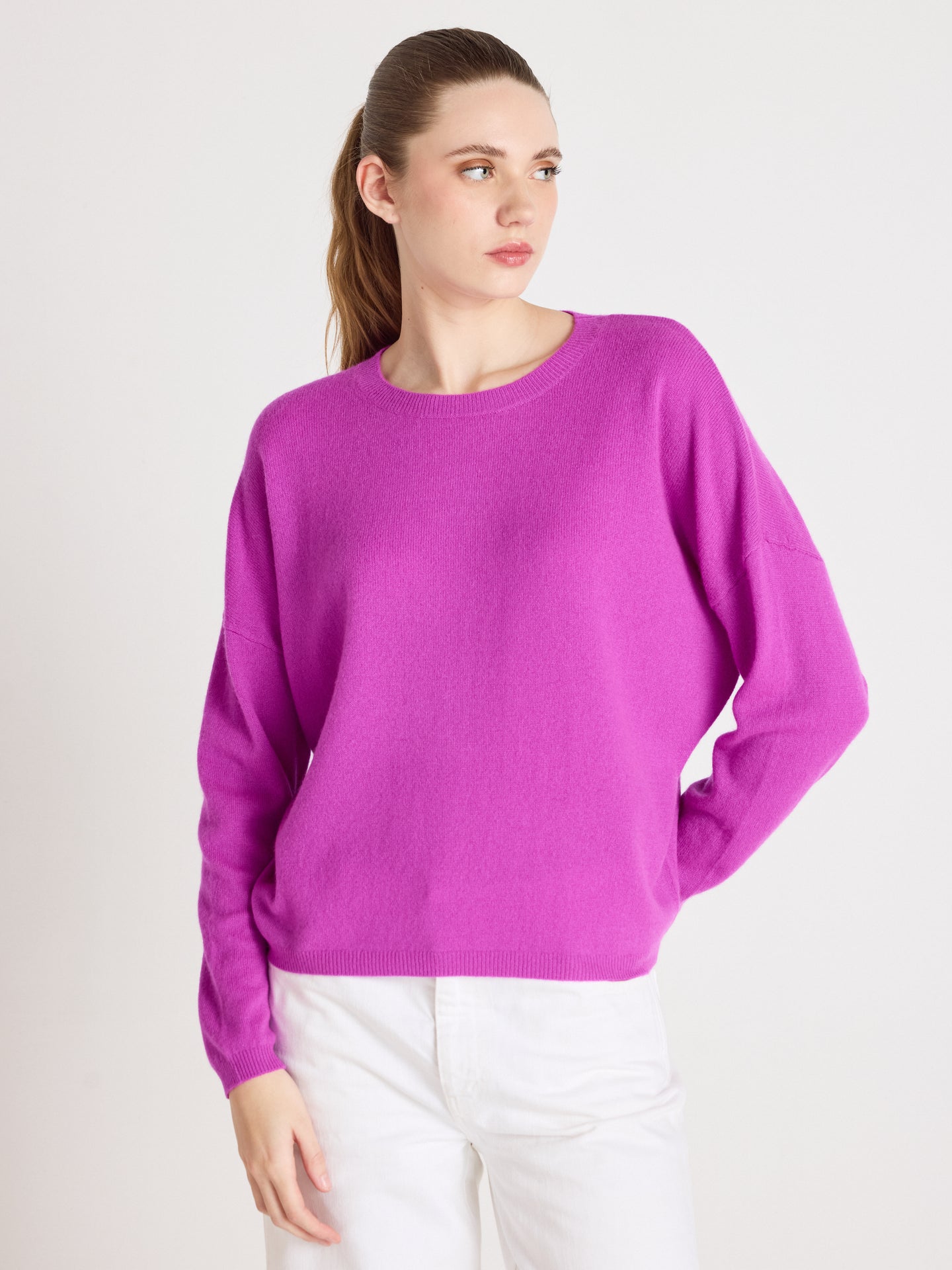 Kaira - Kaschmirpullover mit Rundhalsausschnitt - purple neon