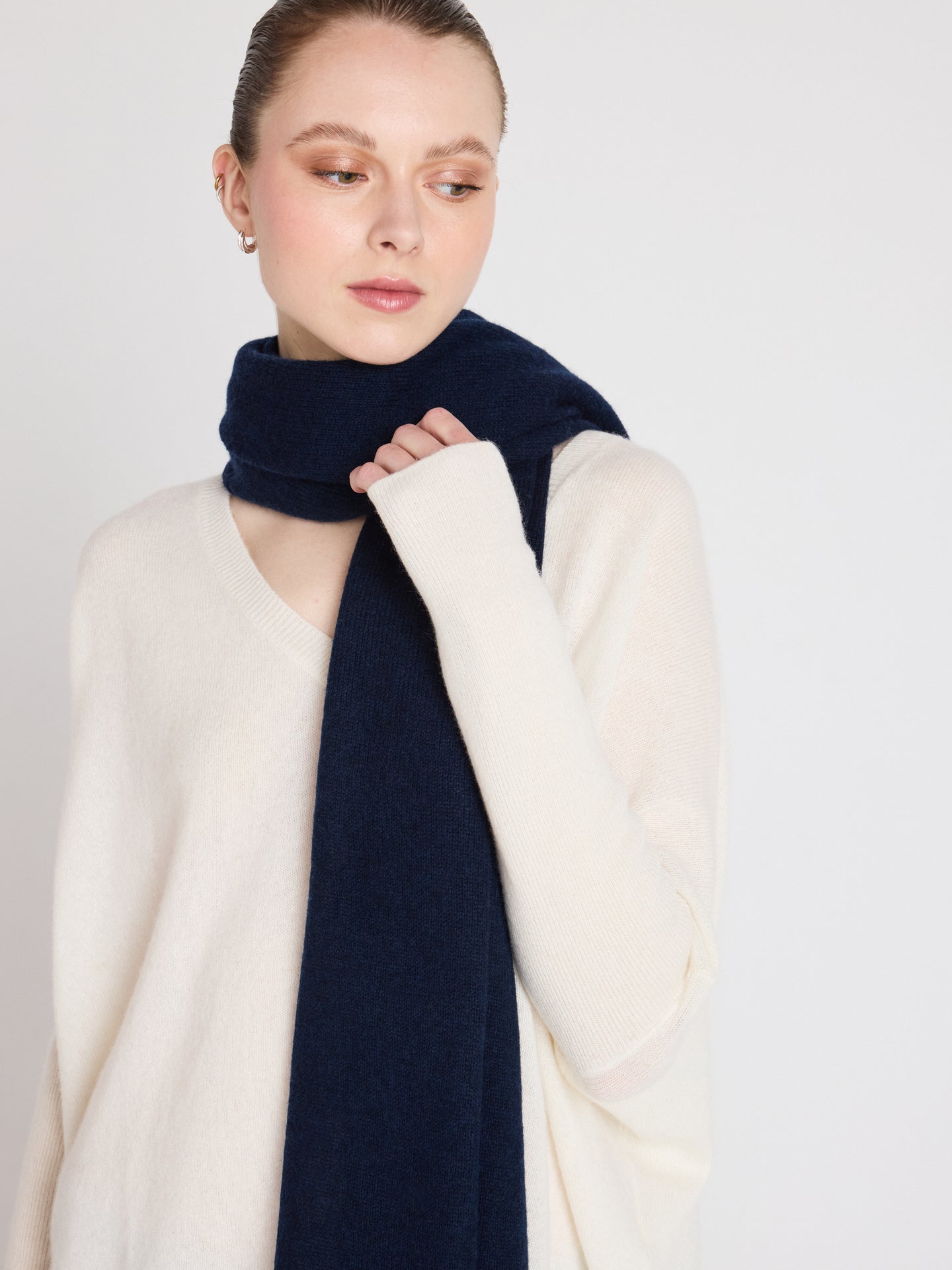 Unendlichkeit - Schal aus 100 % Kaschmir - Navy