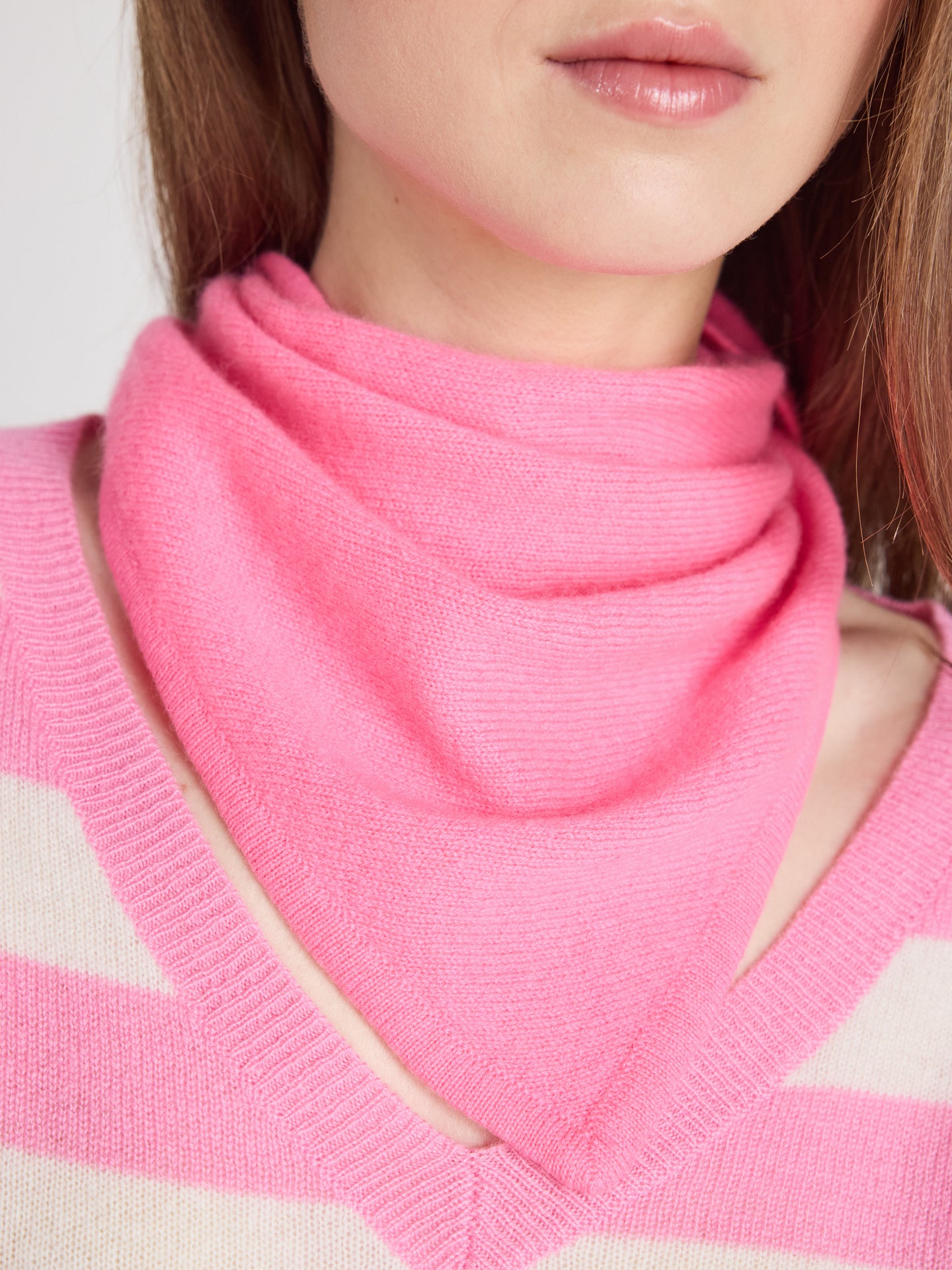 june - Bandana aus 100 % Kaschmir - sparkle pink neon