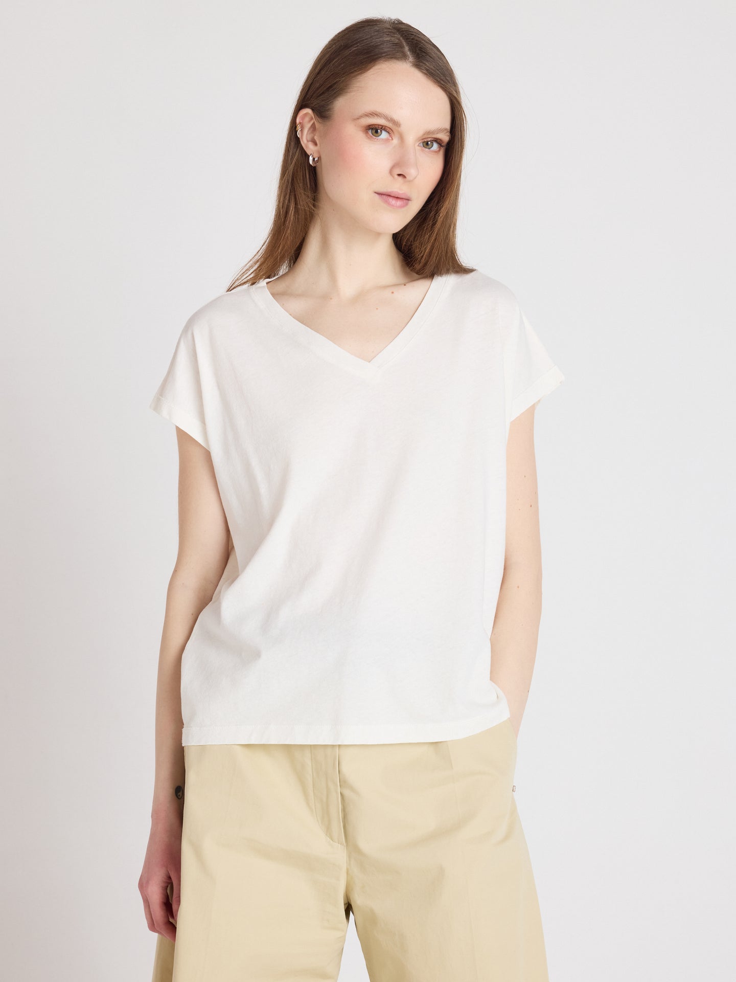 v-hals t-shirt suzie - katoen en linnen - white