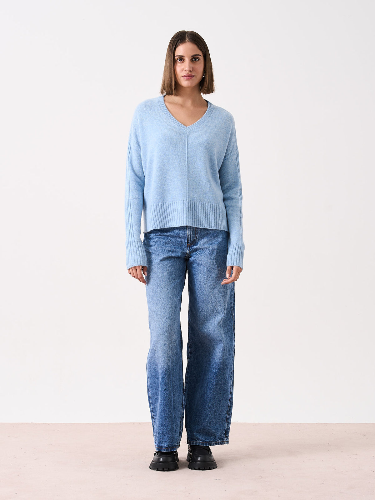 Claudie - 100% cashmere V-neck sweater - cloudy blue