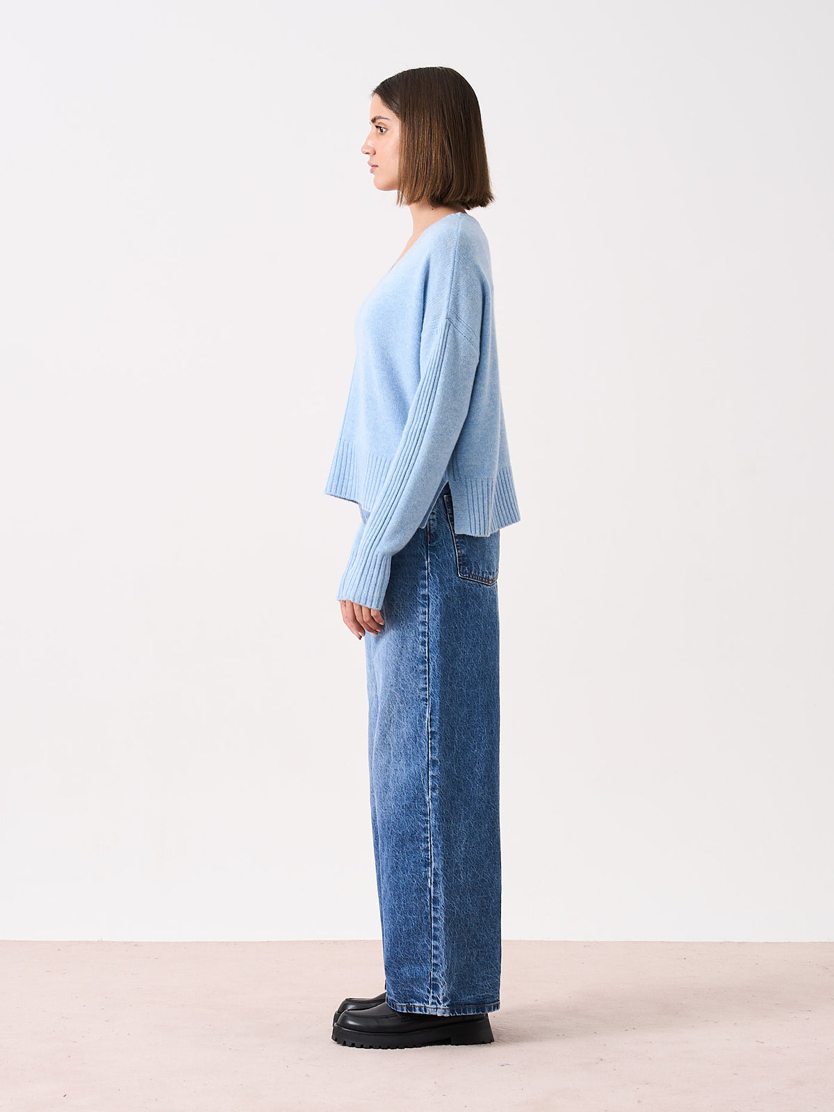 Claudie - 100% cashmere V-neck sweater - cloudy blue