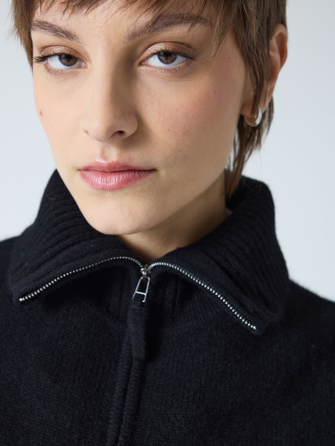 tina - Col zippé 100% cachemire - black