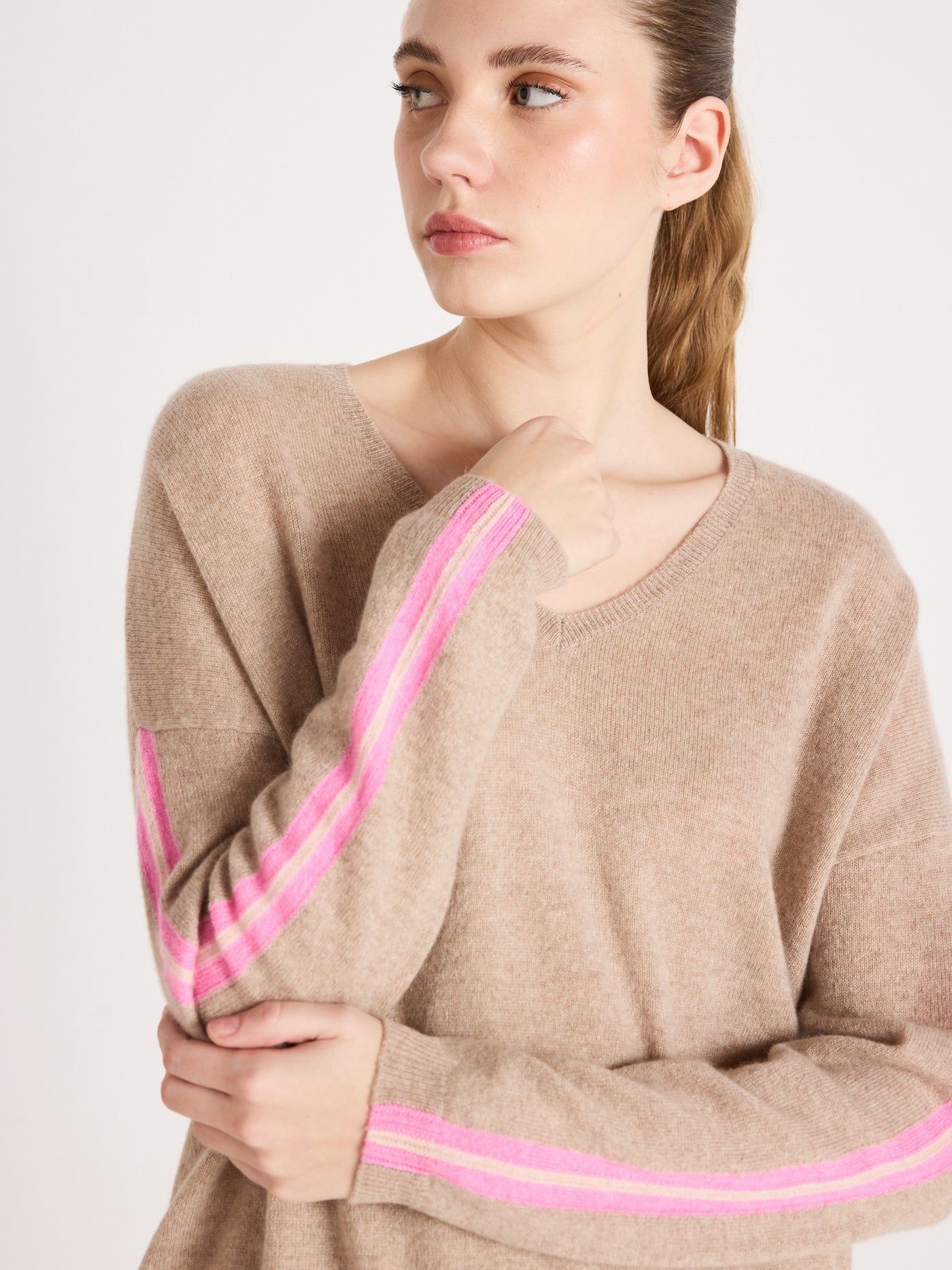 Alexia - Kaschmirpullover mit V-Ausschnitt - Chestnut