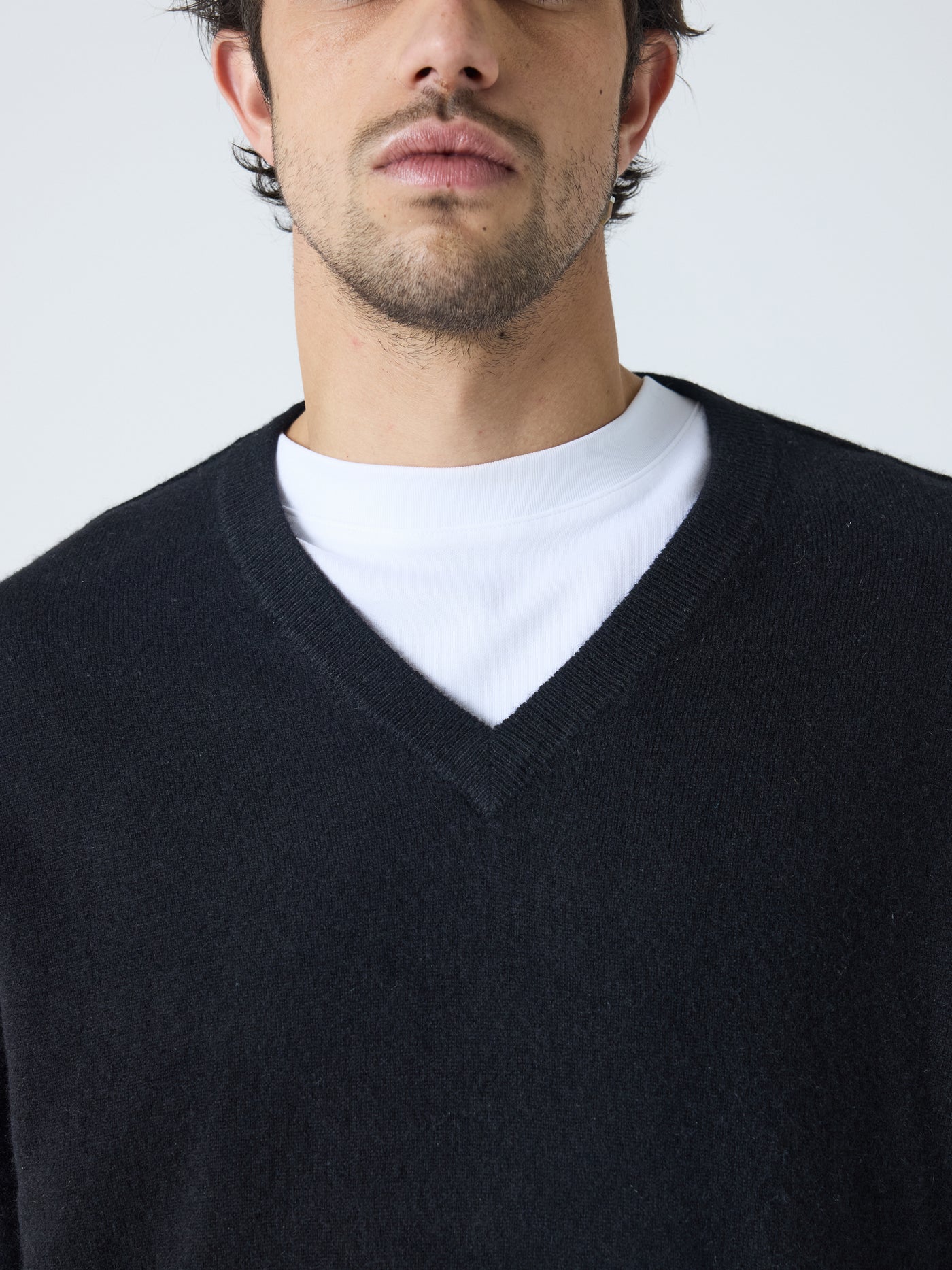 arden - Maglione scollo a V 100% cashmere - nero