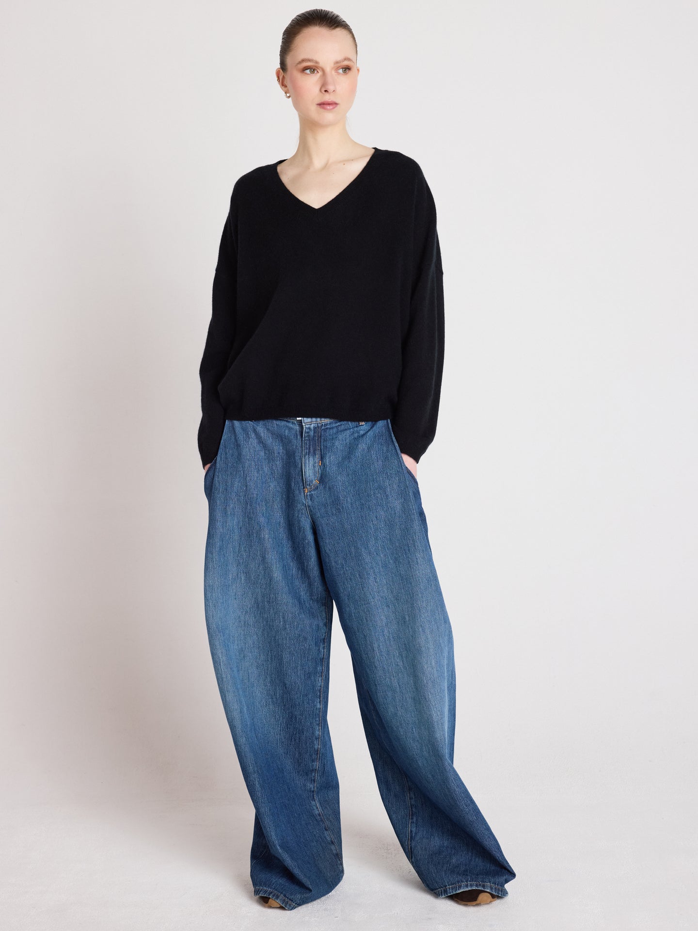 alicia round neck sweater - cashmere - black