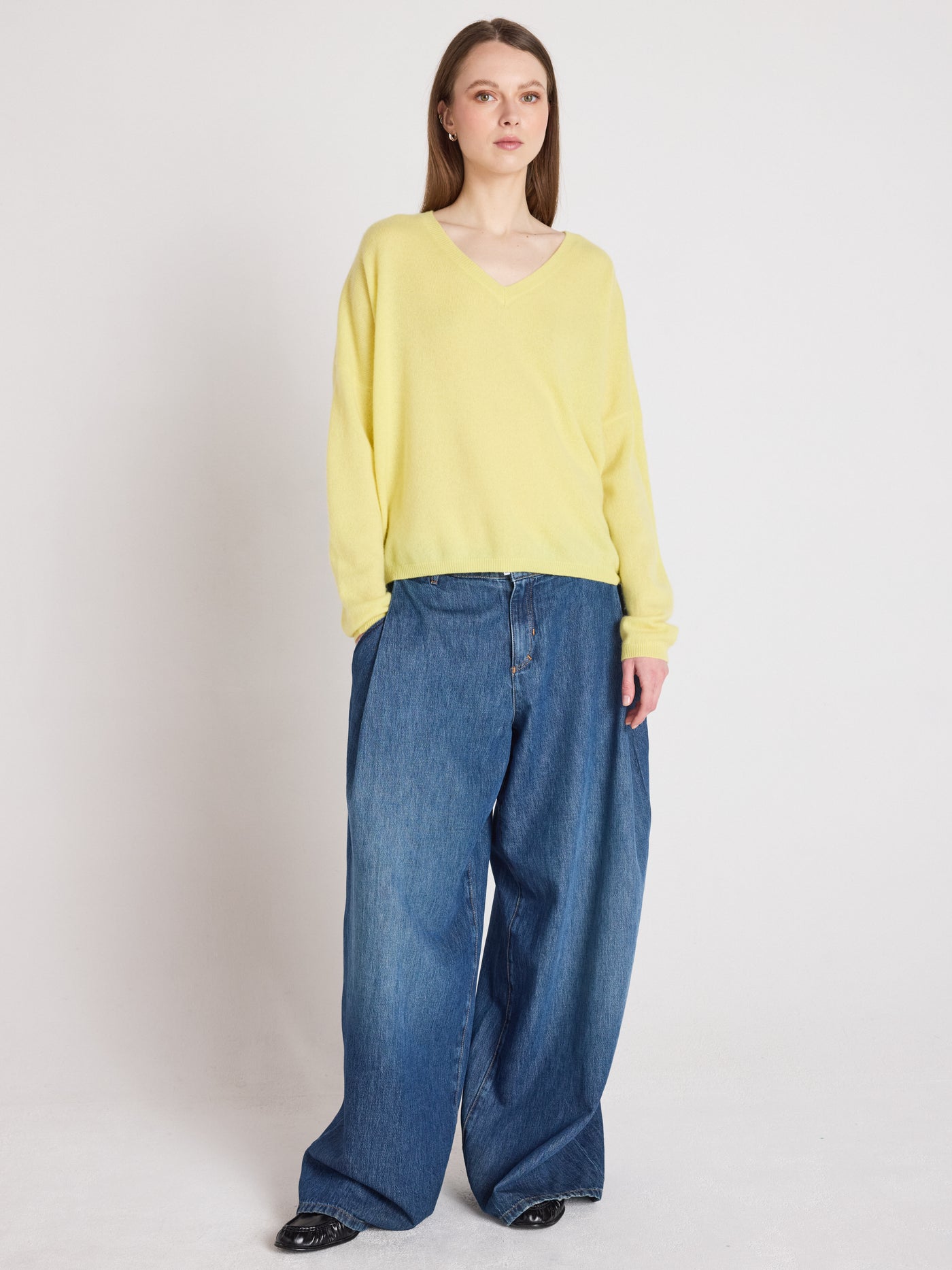 Alicia - Kaschmirpullover mit V-Ausschnitt - lemon fizz