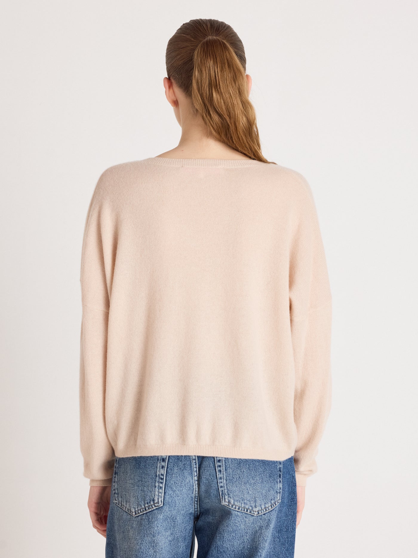 Alicia - Kaschmirpullover mit V-Ausschnitt - shell