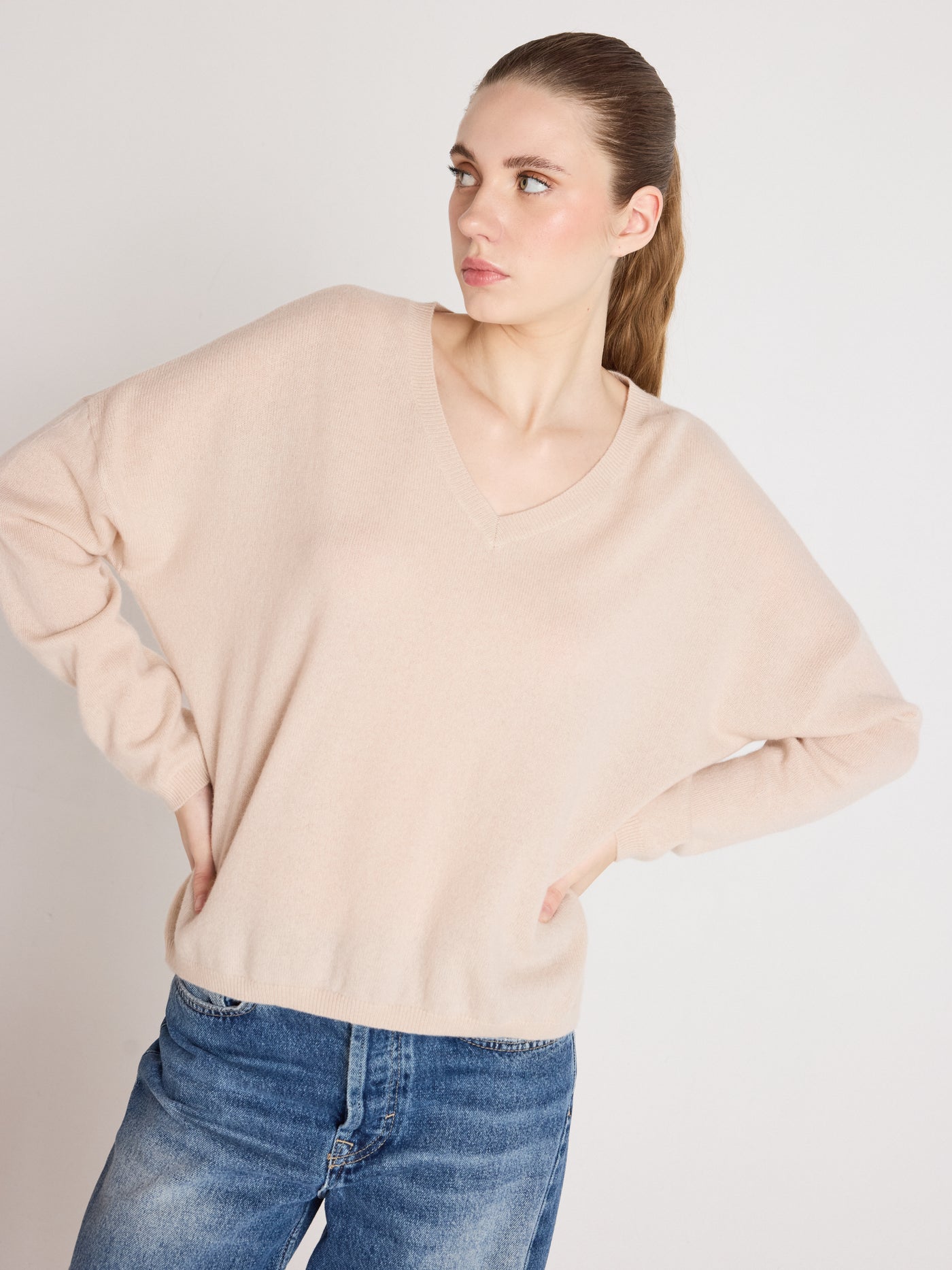 Alicia - Kaschmirpullover mit V-Ausschnitt - shell
