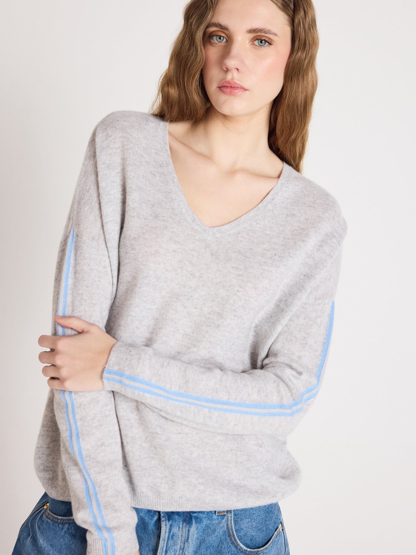 Alexia - Kaschmirpullover mit V-Ausschnitt - light heather grey