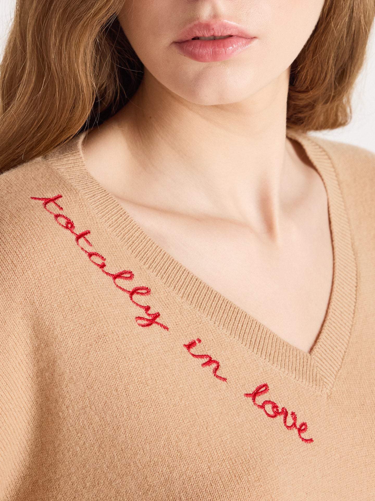 kennedy - Pull col V brodé en cachemire - shell