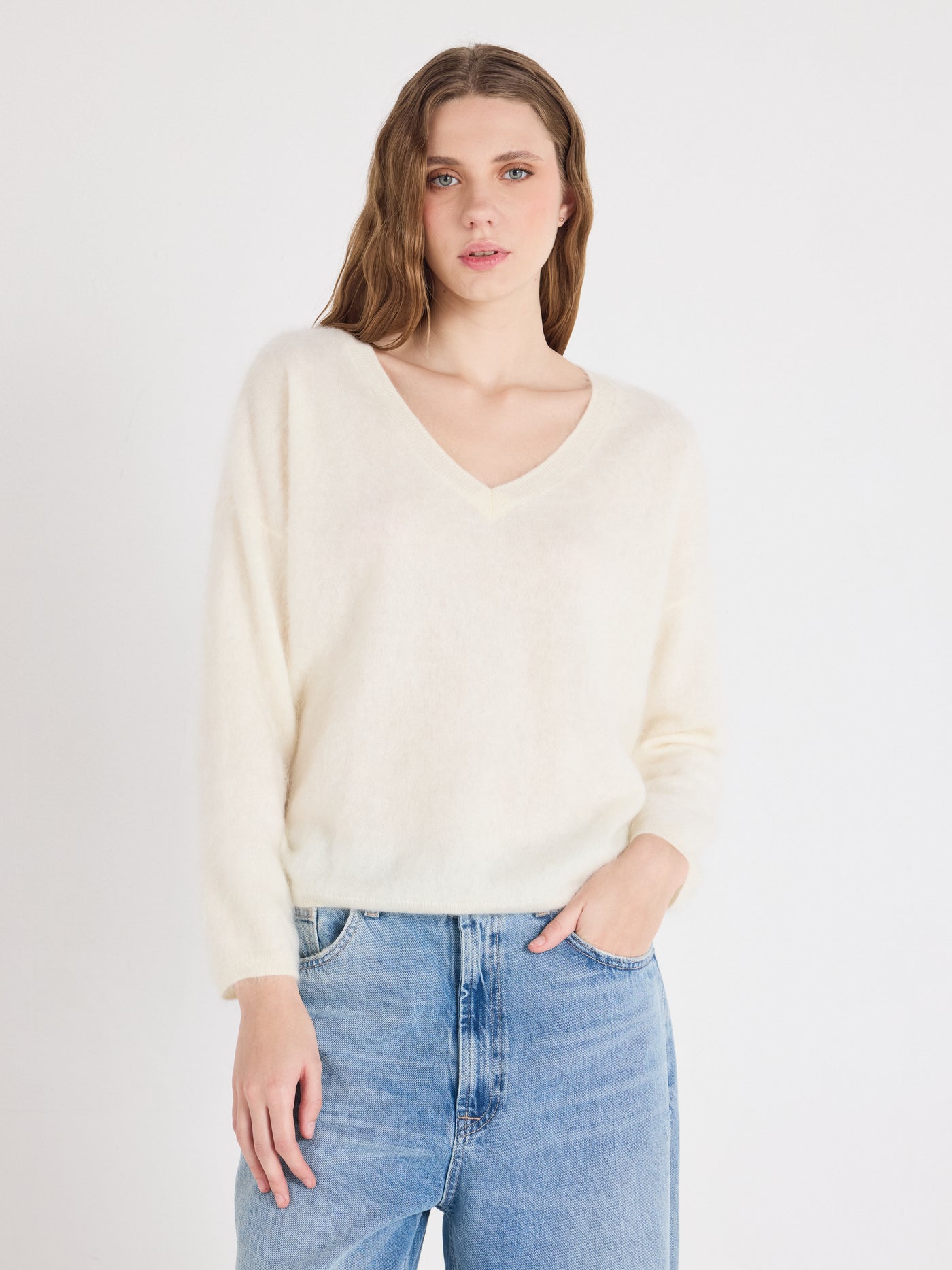 soeli - V-neck brushed cashmere sweater - cream