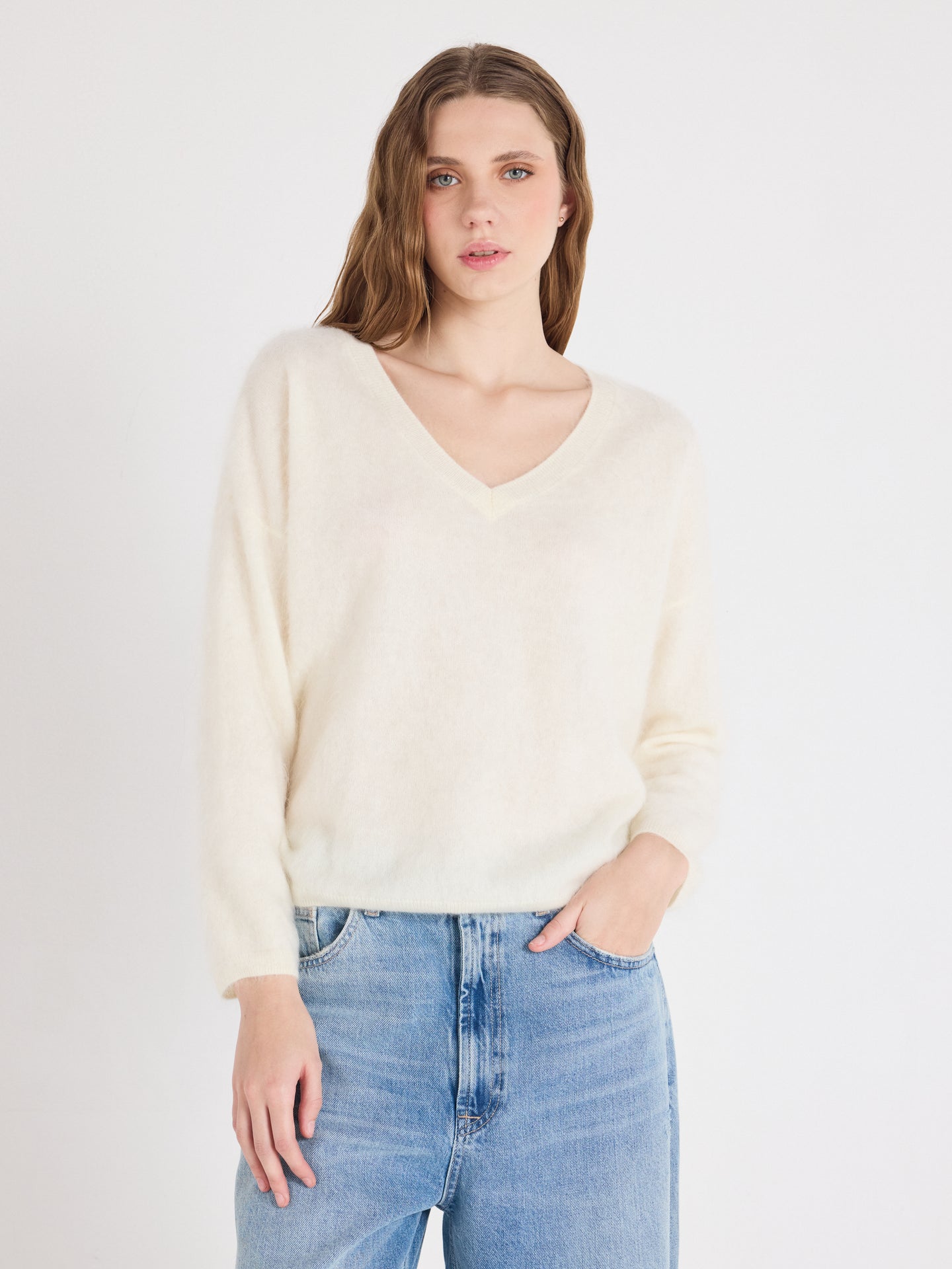 soeli - V-neck brushed cashmere sweater - cream