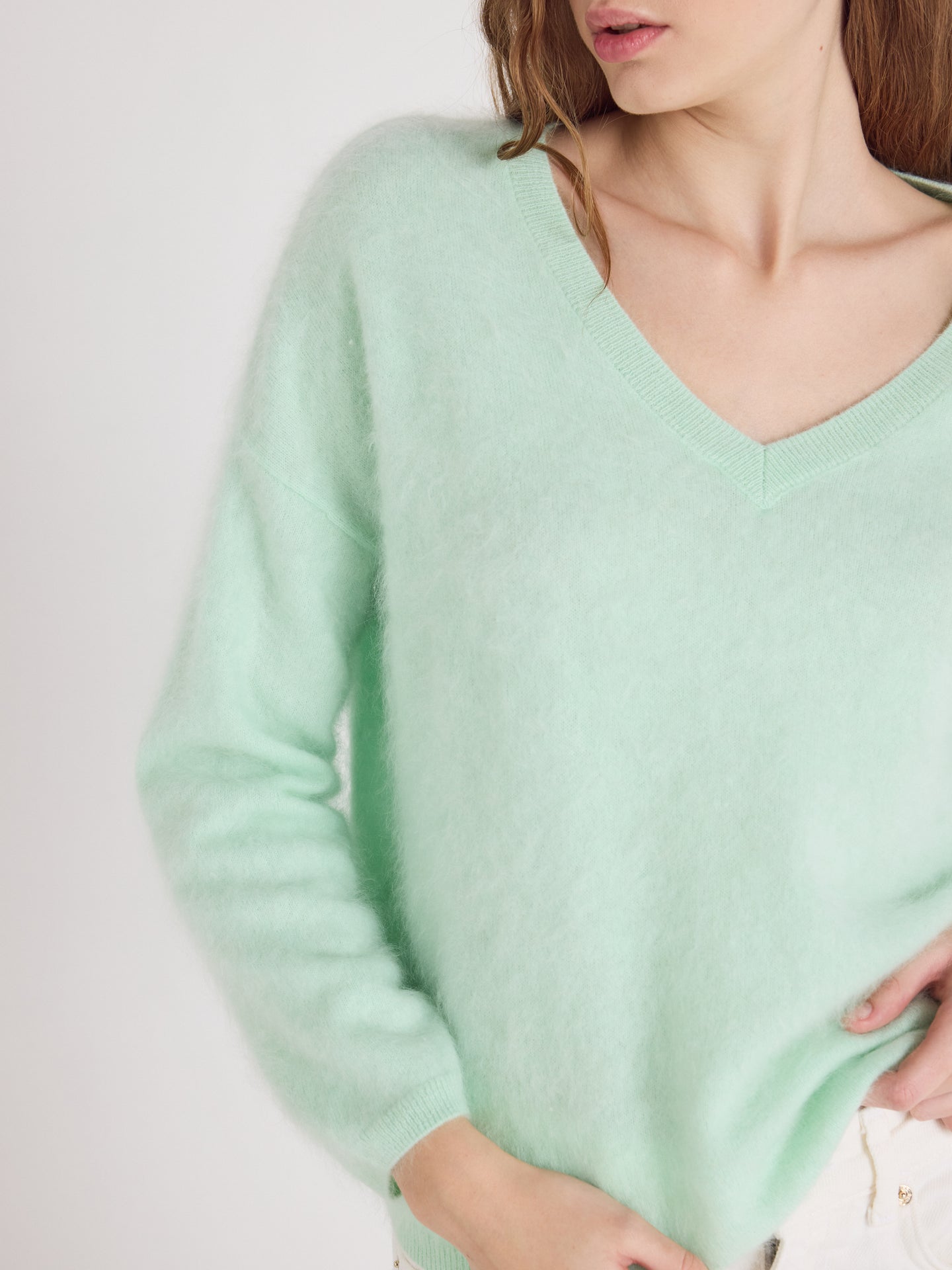 pull oversize col v soeli - cachemire brossé - nile green