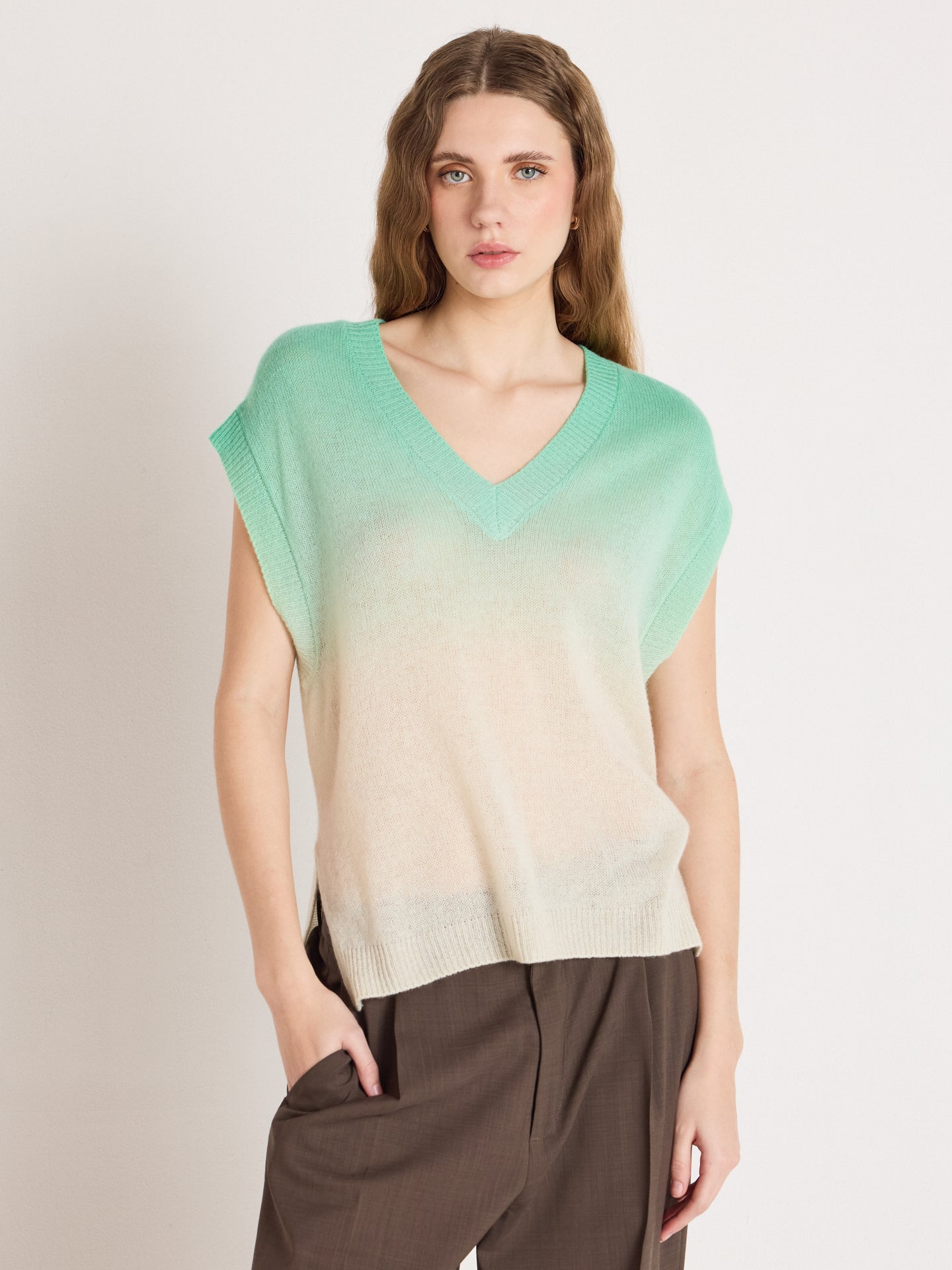 Samantha - Sleeveless cashmere sweater - dip dye green