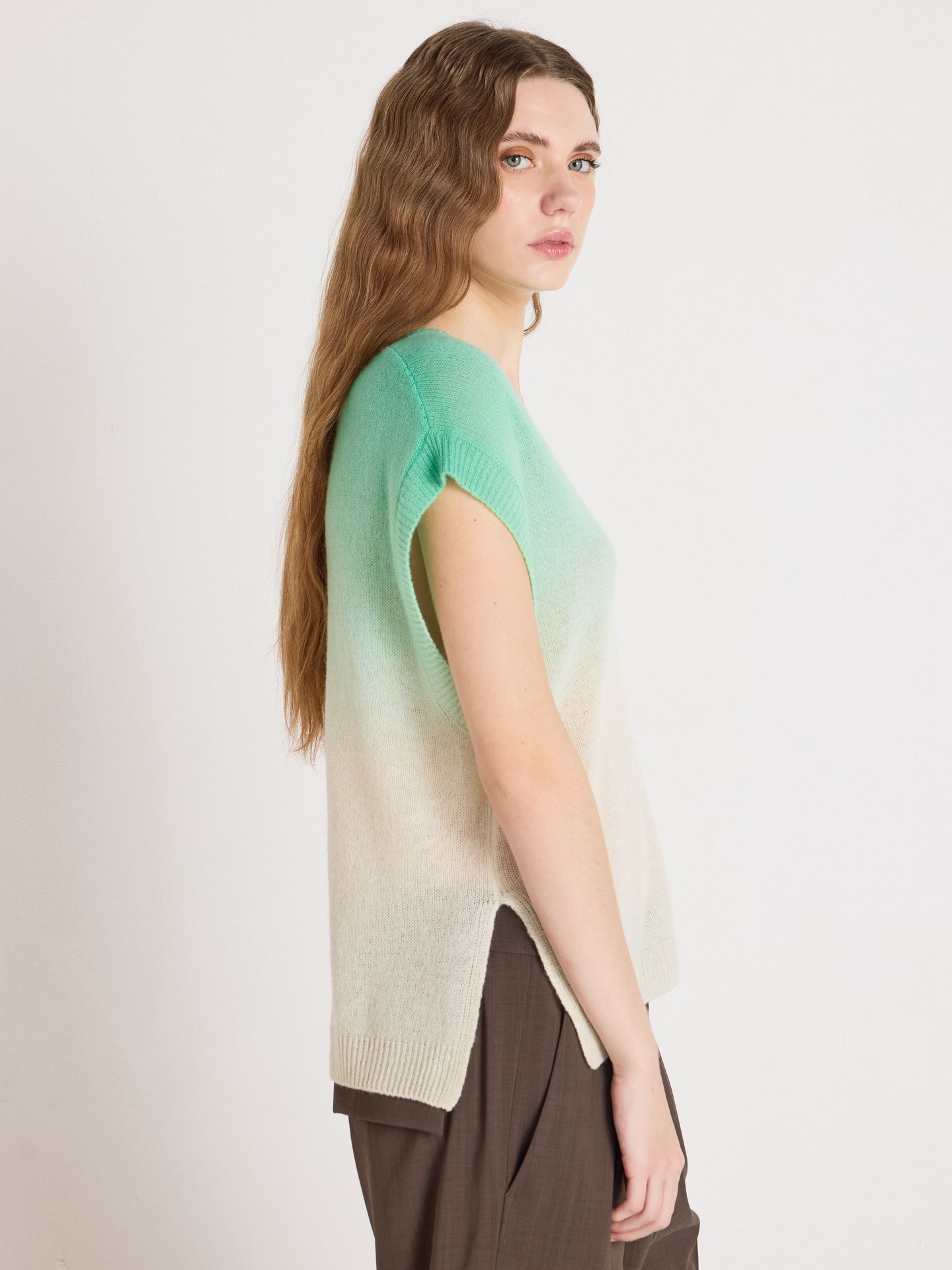 Samantha - Sleeveless cashmere sweater - dip dye green