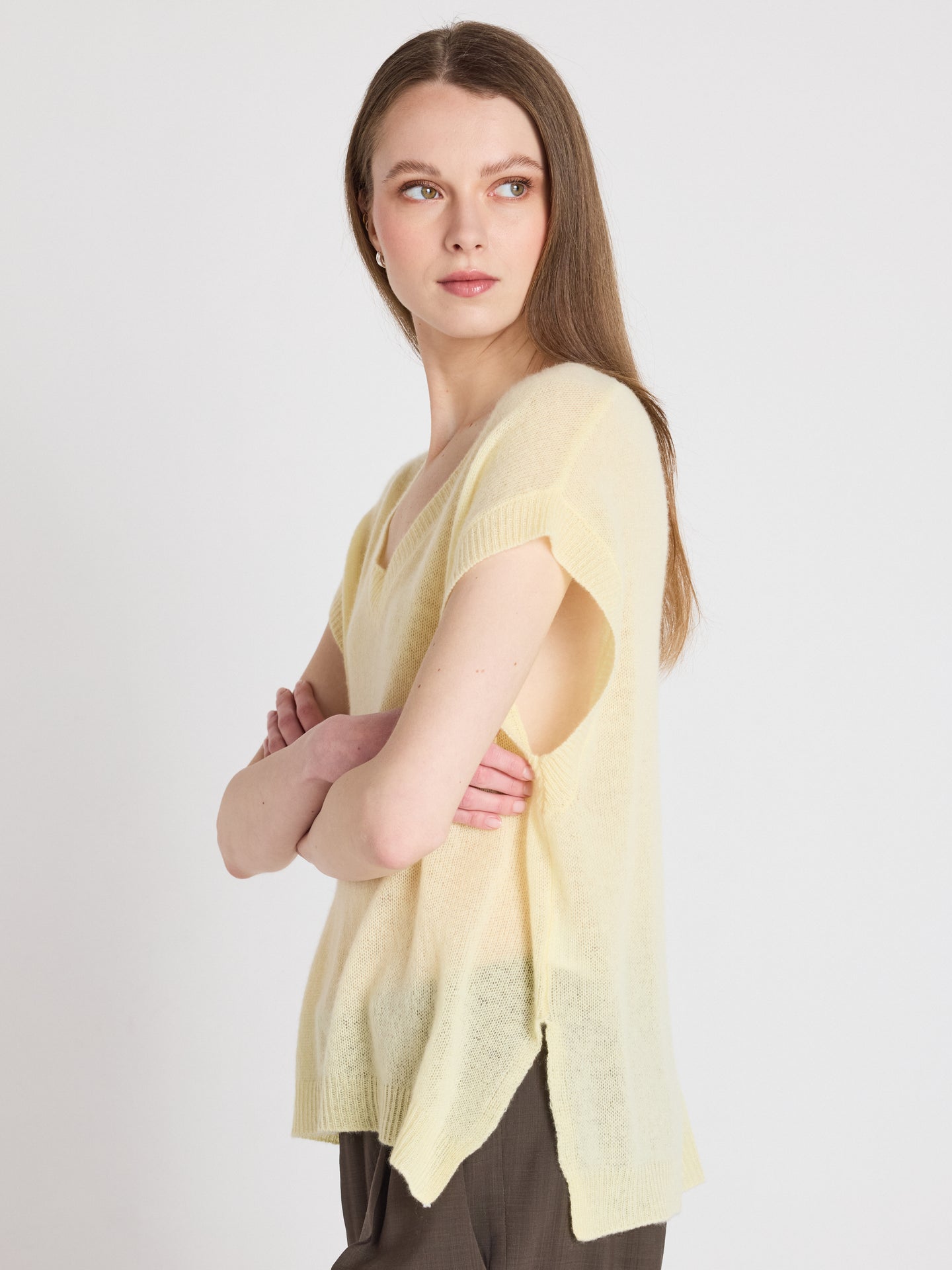 Samantha - Sleeveless cashmere sweater - limelight