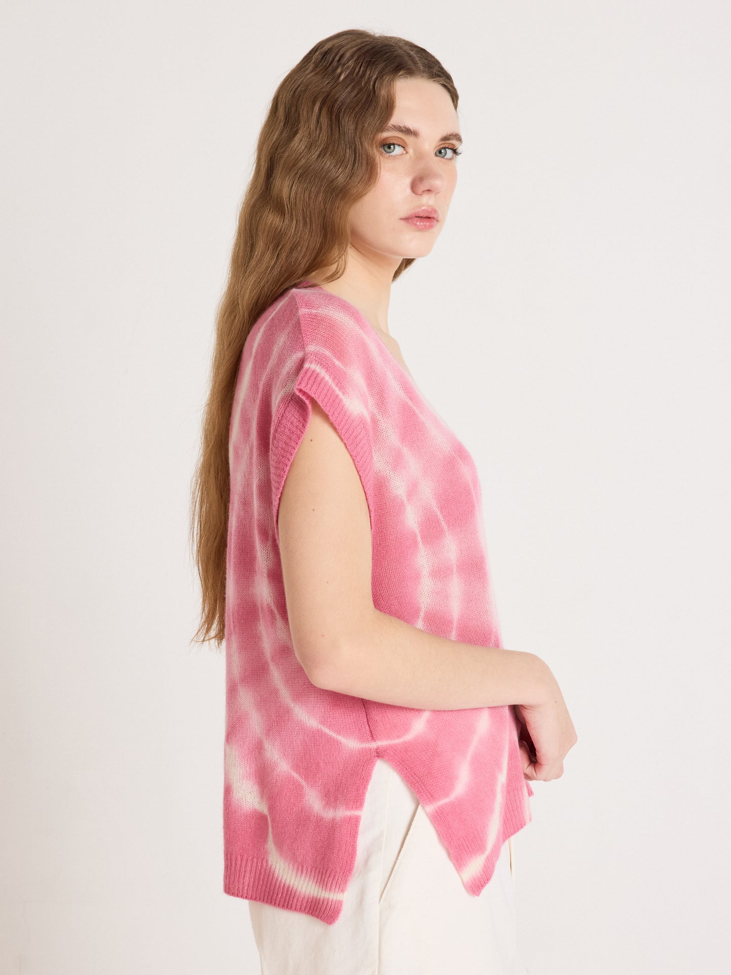 Samantha - Sleeveless cashmere sweater - tie dye pink