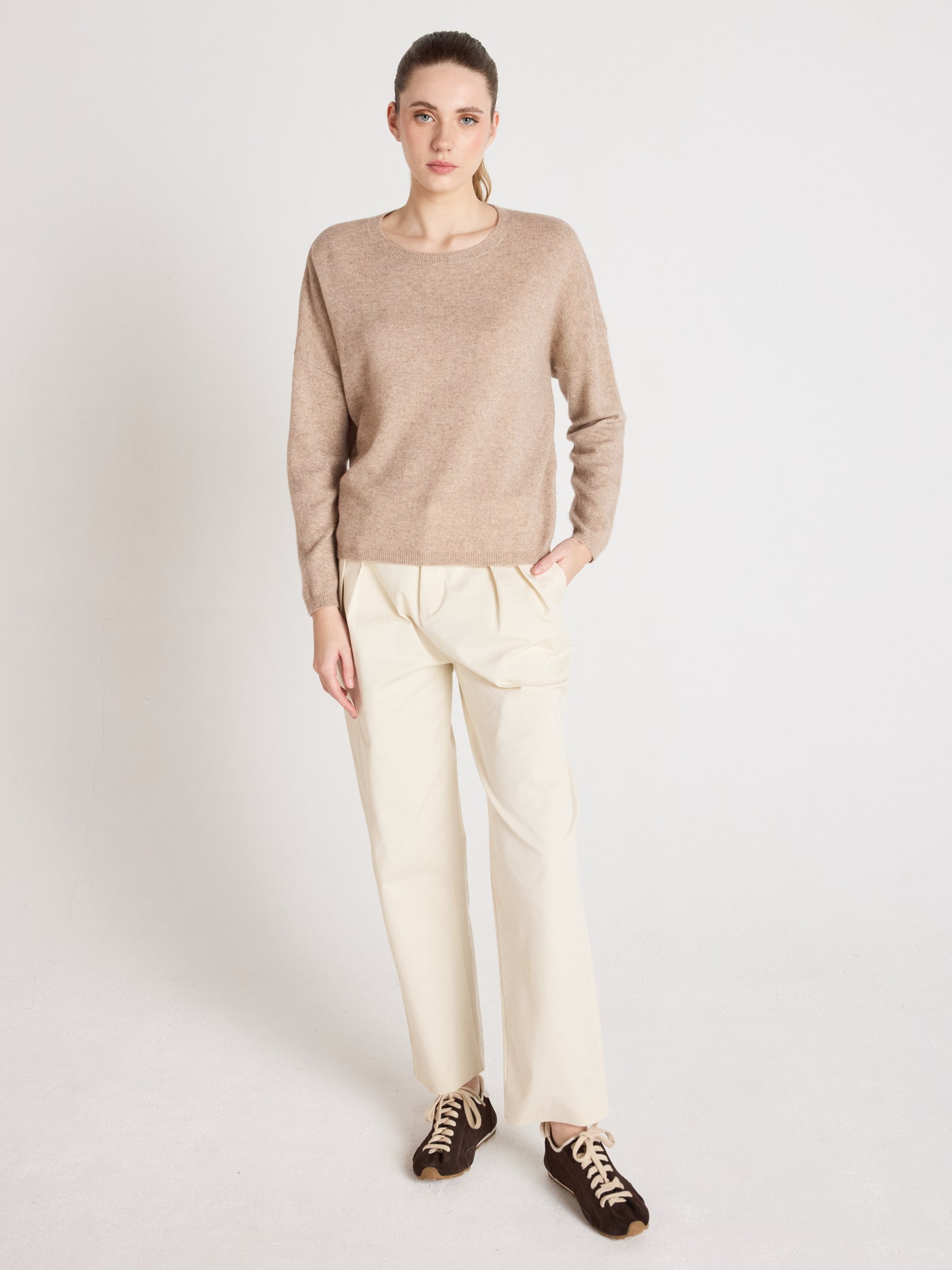 Kaira - Kaschmirpullover mit Rundhalsausschnitt - Chestnut