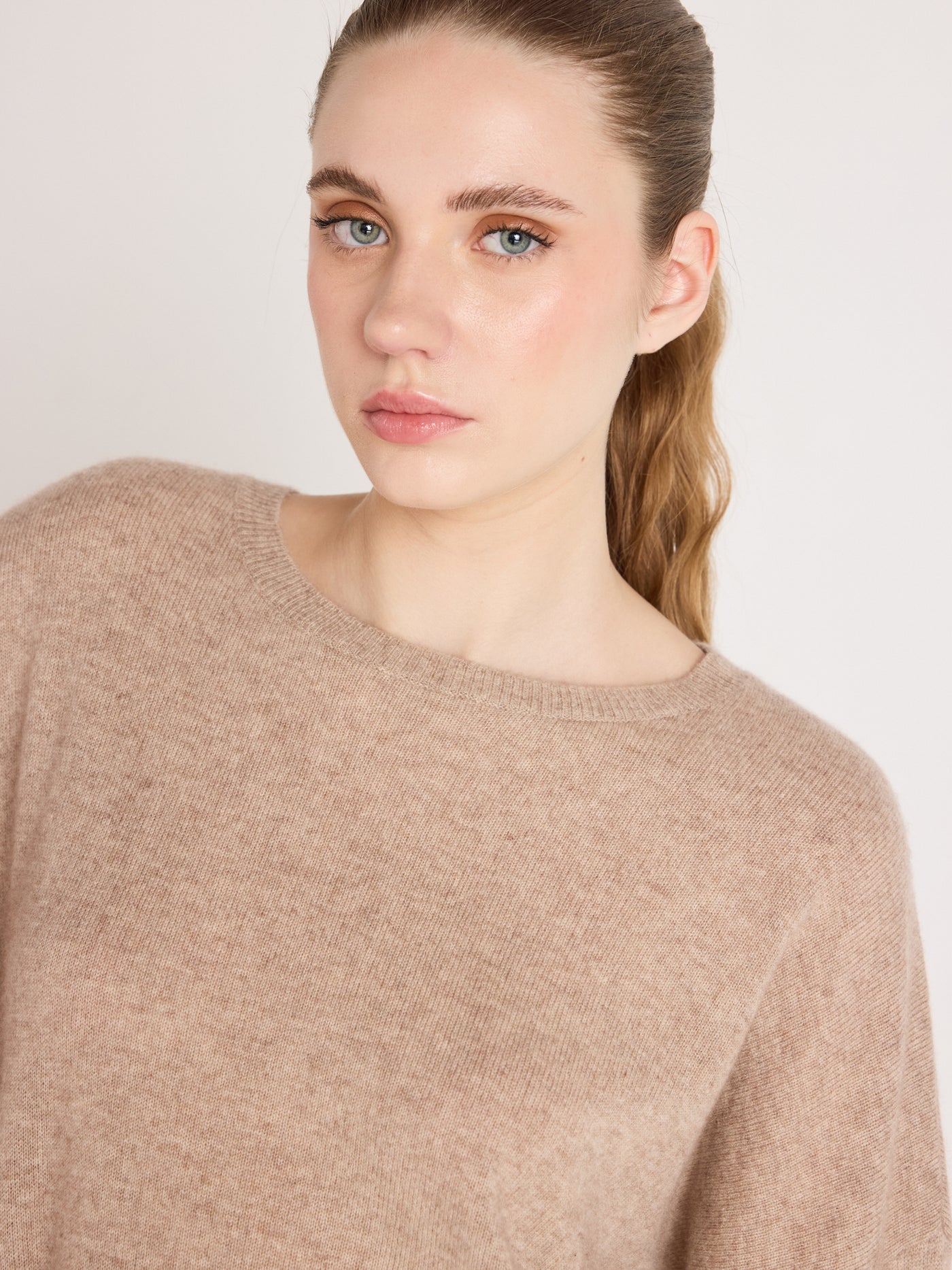 Kaira - Kaschmirpullover mit Rundhalsausschnitt - Chestnut