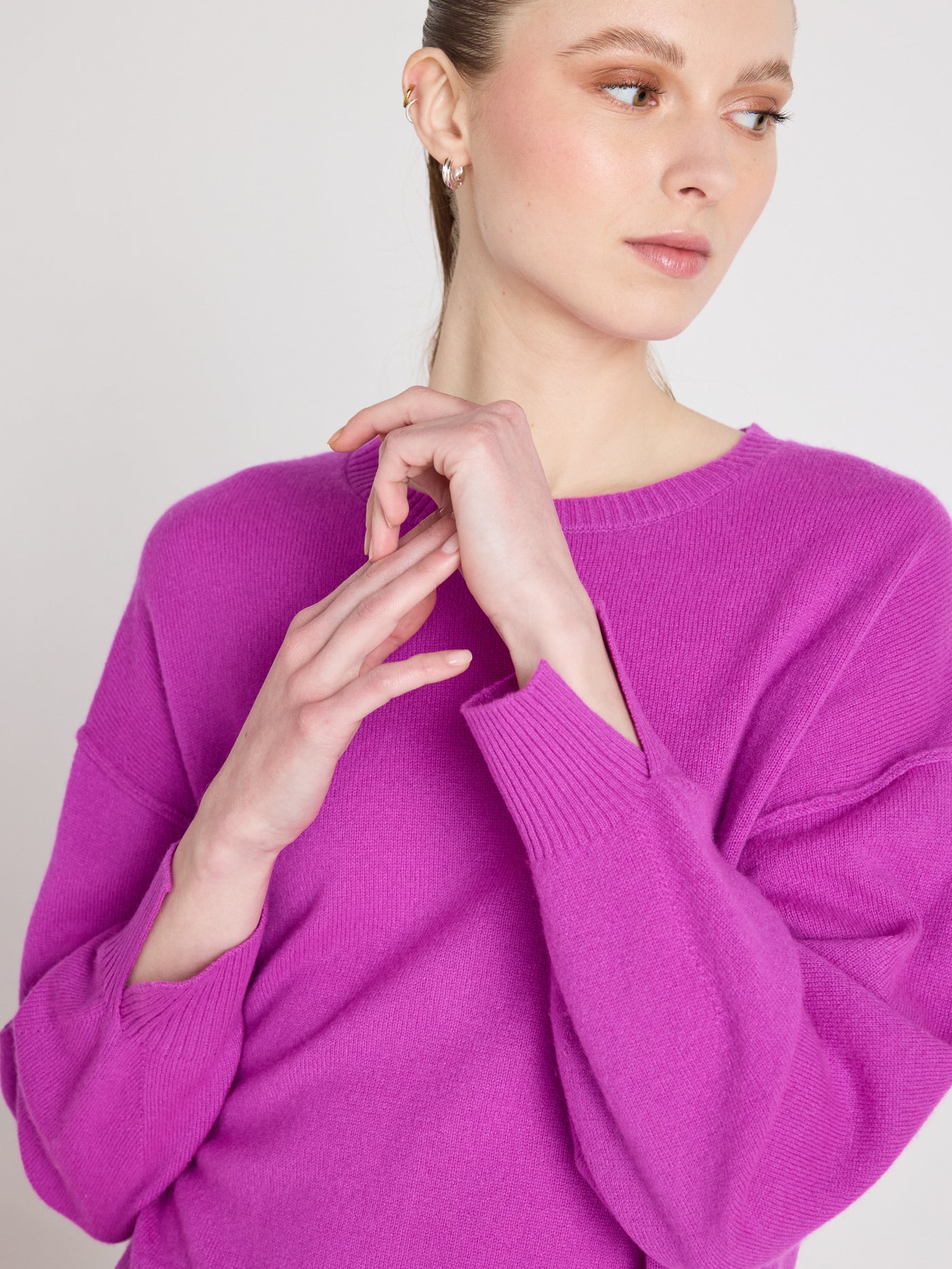 caterina - Kaschmirpullover mit Rundhalsausschnitt - purple neon