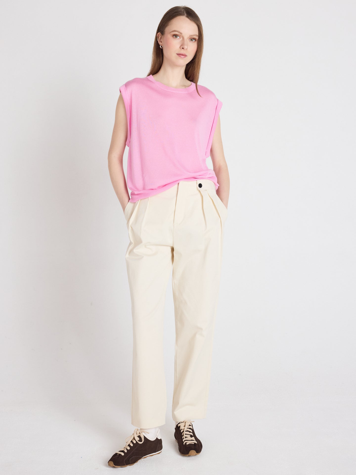 Naomi - Sleeveless sweater - dragon fruit