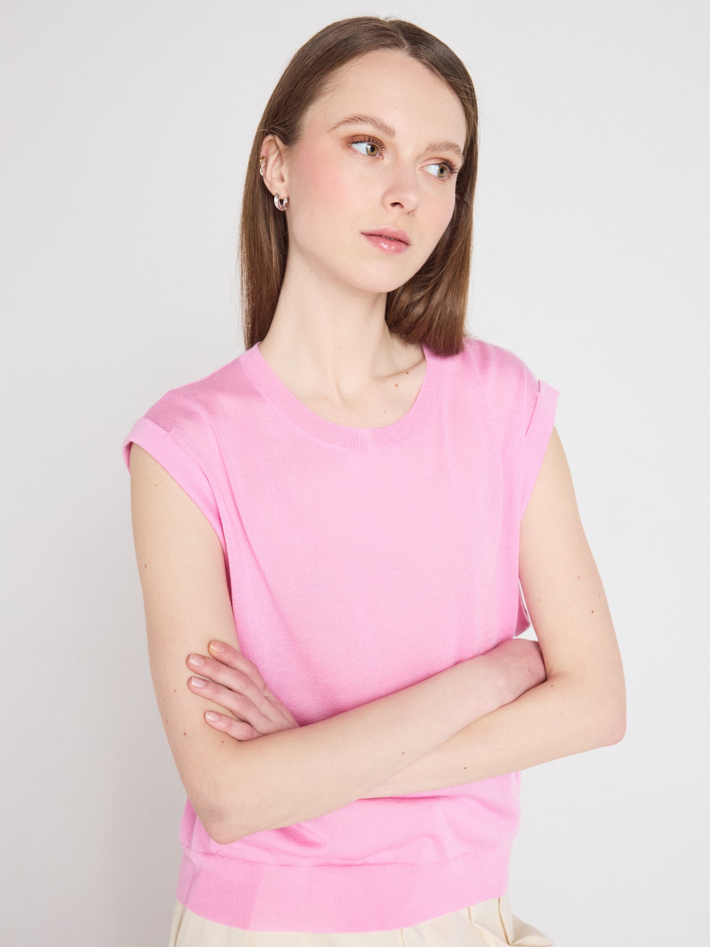 Naomi - Sleeveless sweater - dragon fruit