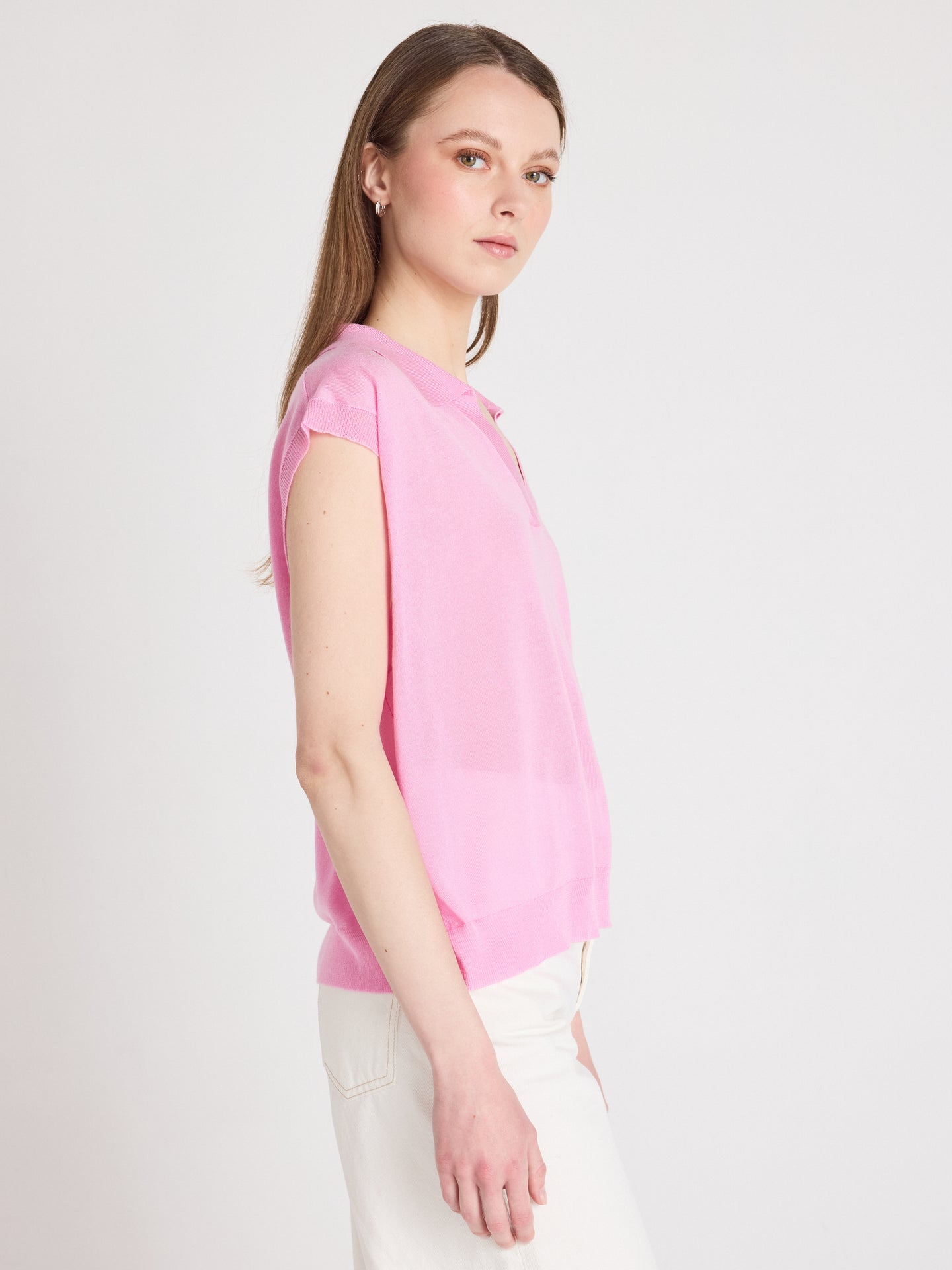 Magali - Sleeveless polo sweater - dragon fruit
