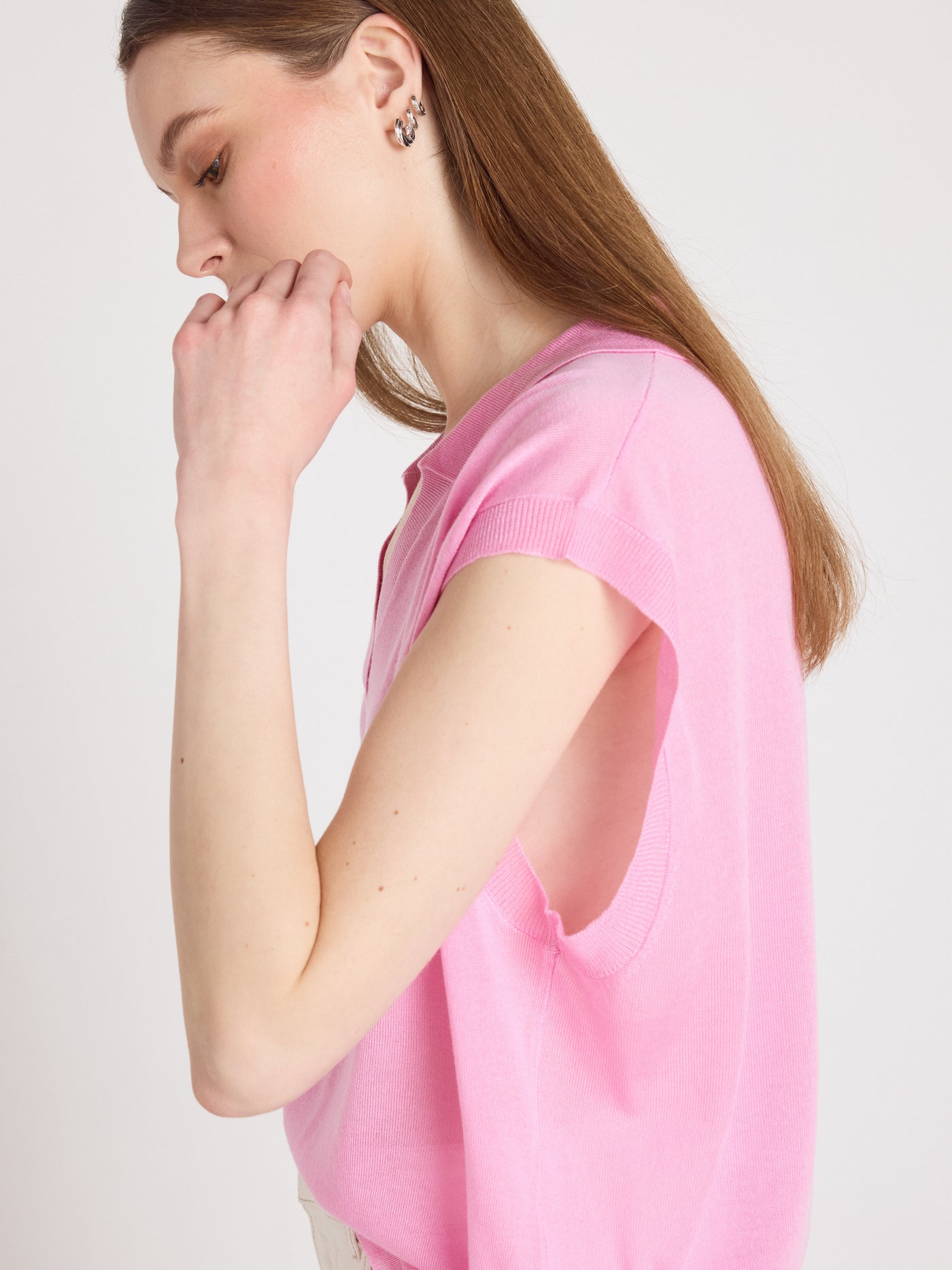 Magali - Ärmelloser Polopullover - dragon fruit