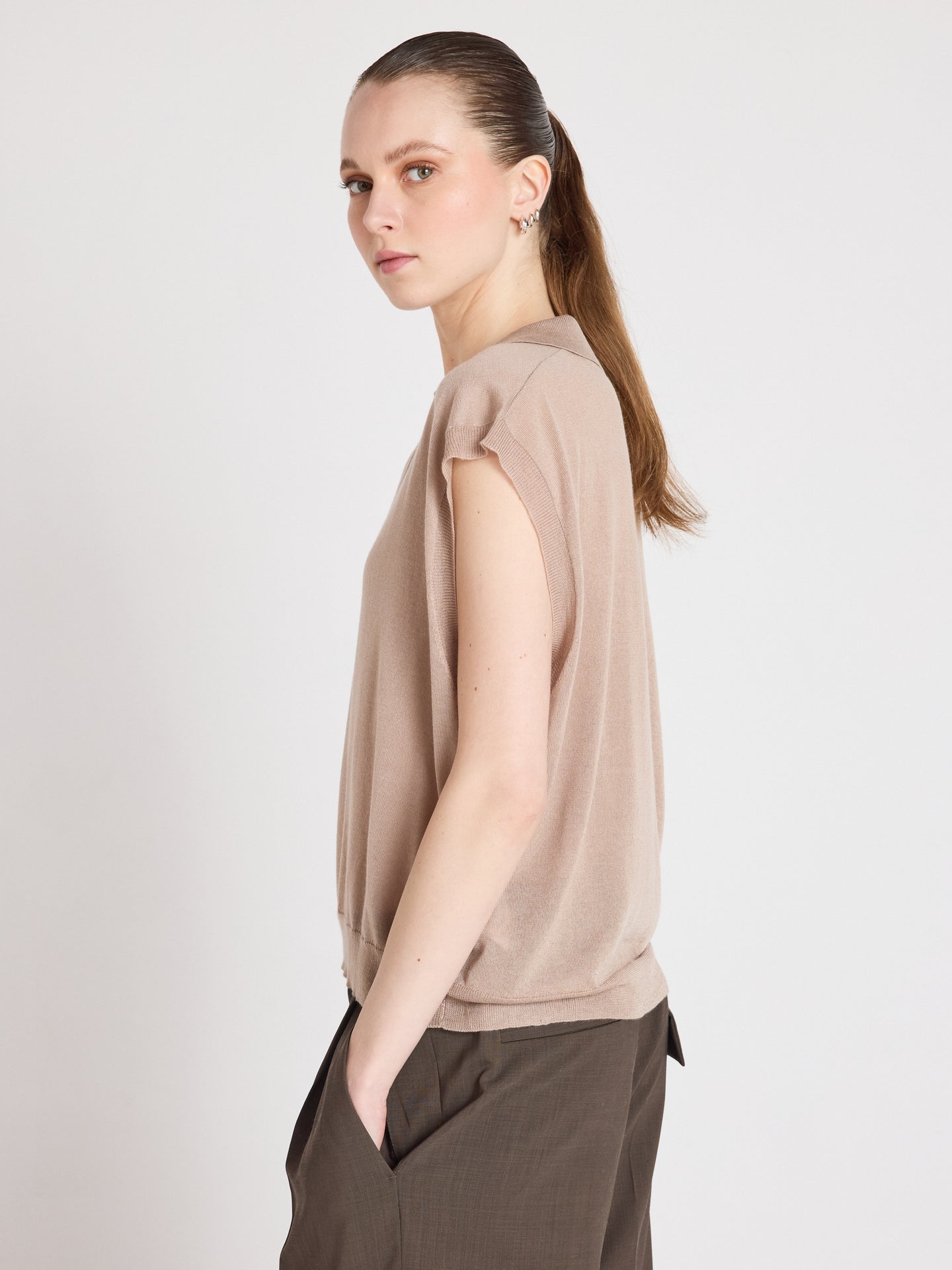 Magali - Sleeveless polo sweater - earth