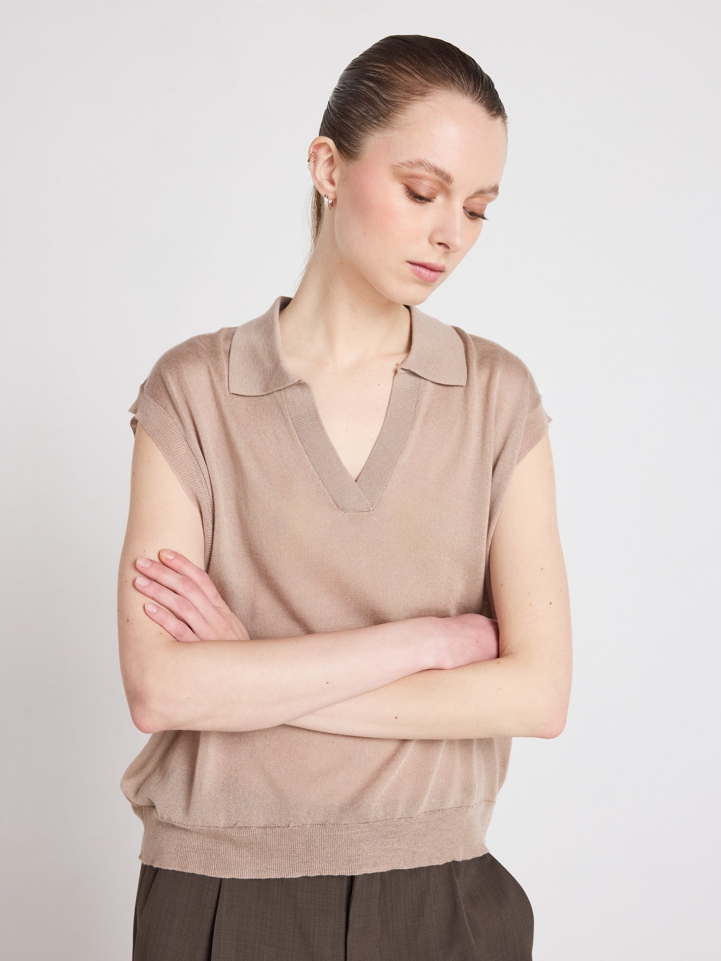 Magali - Sleeveless polo sweater - earth