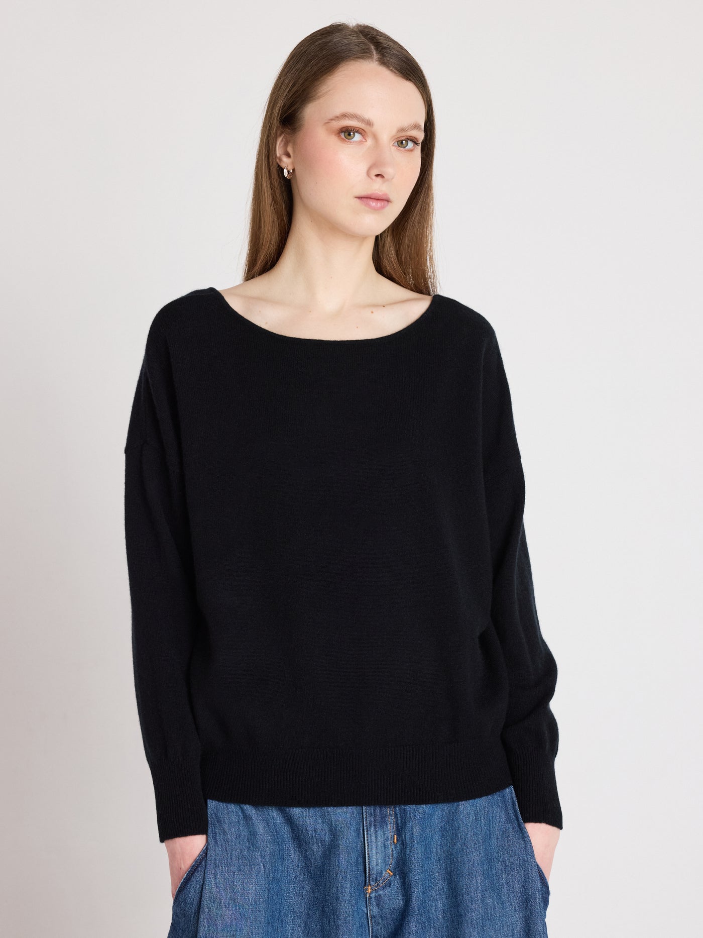 ivy - Neckholderpullover aus gebürstetem Kaschmir - black