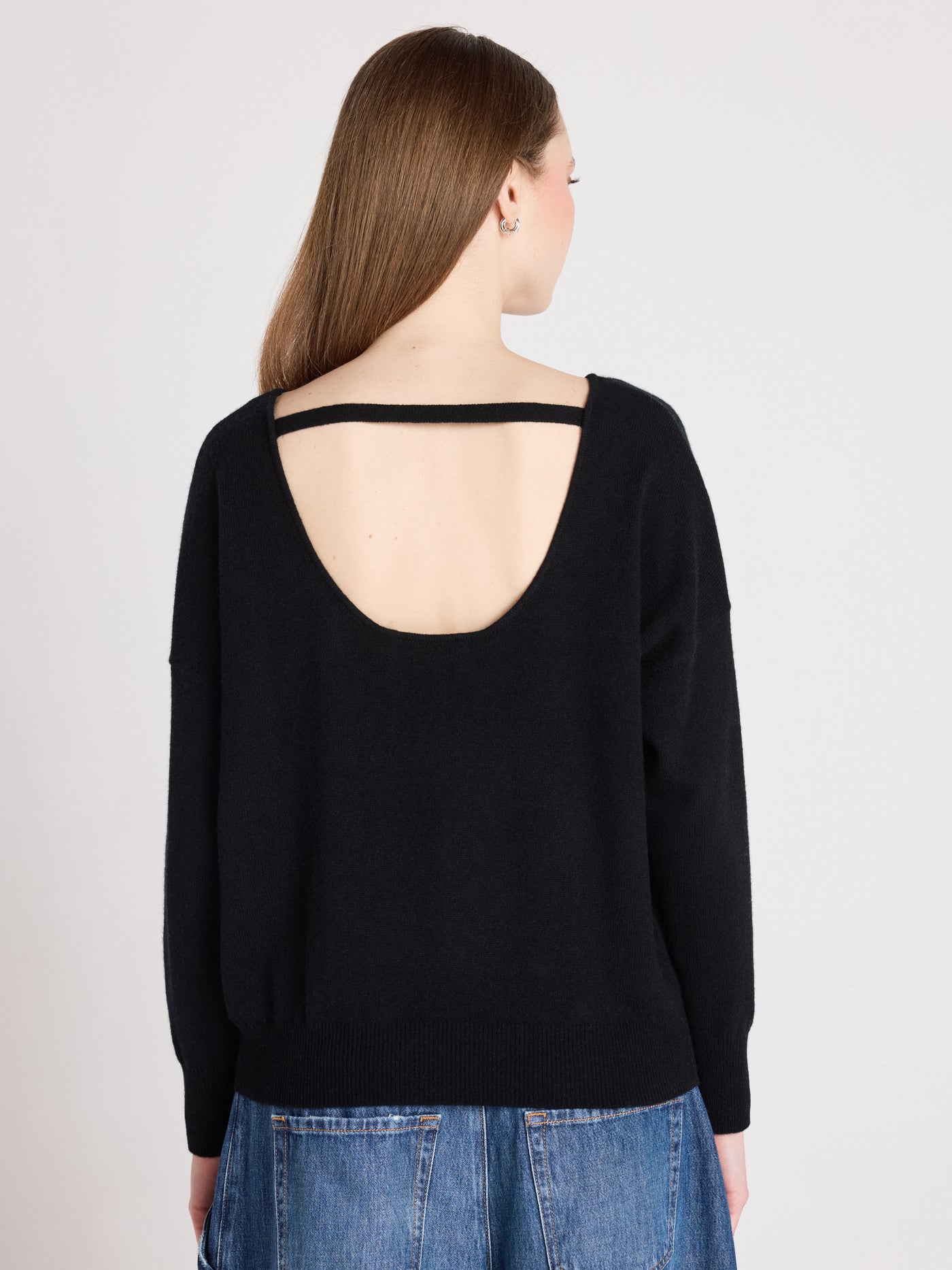 ivy - Neckholderpullover aus gebürstetem Kaschmir - black