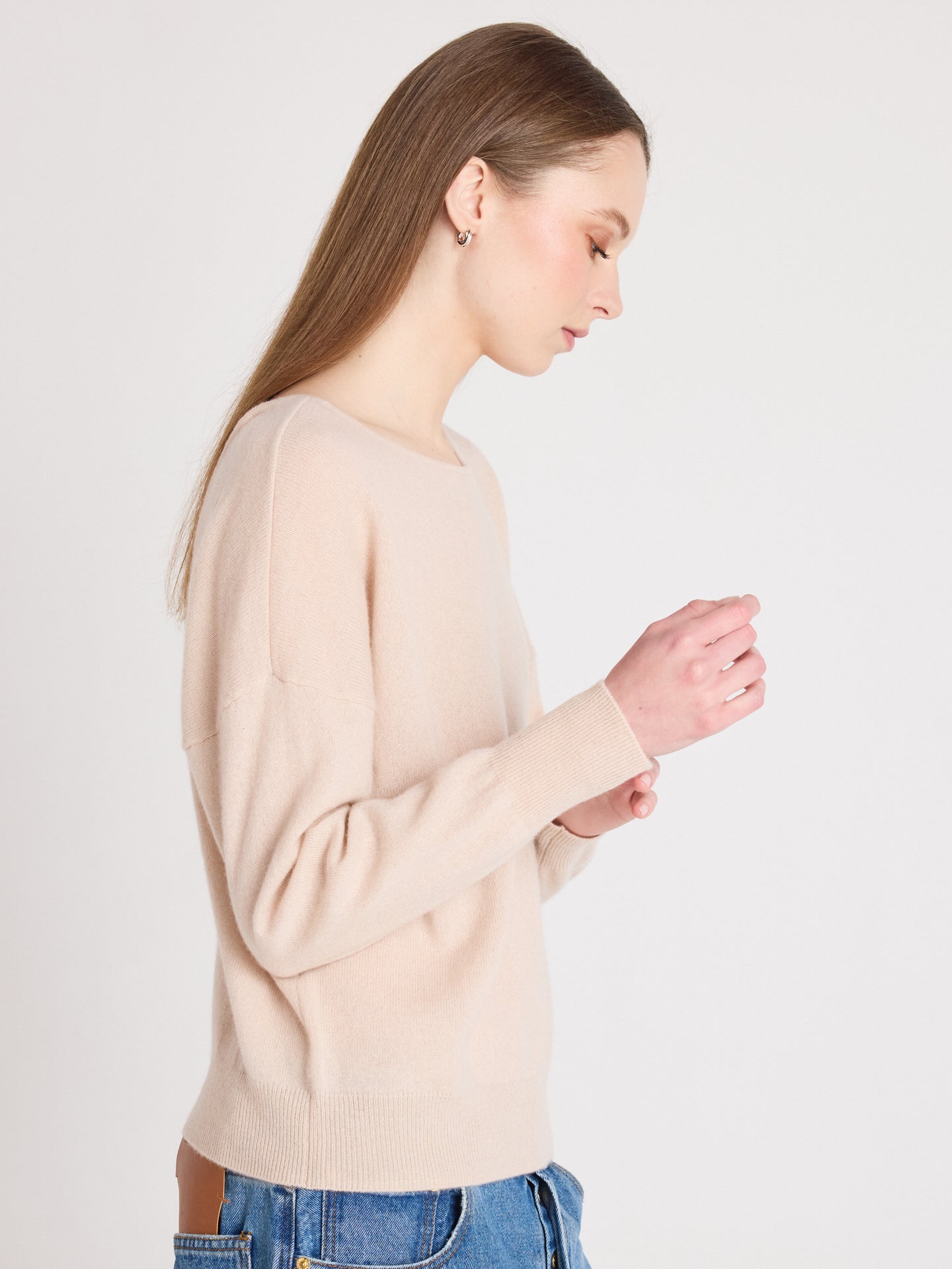 ivy round neck sweater - cashmere - shell