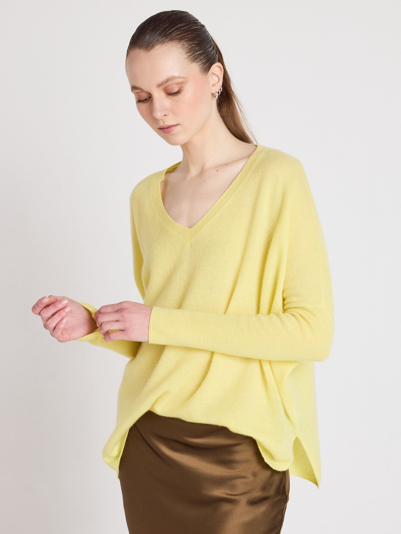 Camille - Kaschmirponcho mit V-Ausschnitt - lemon fizz